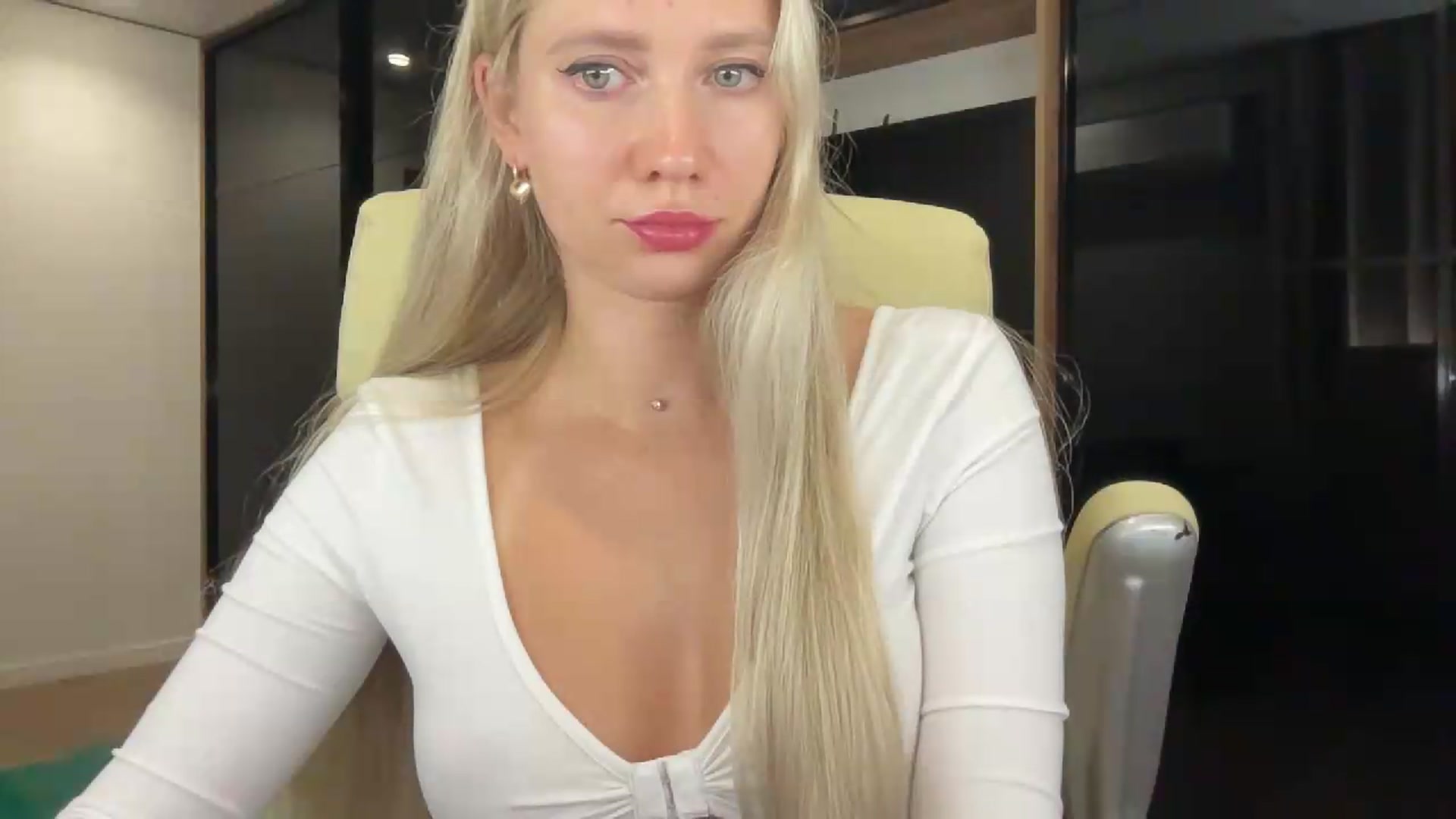 Gallery image thumbnail from Miss_Sylvia's myfreecams stream on, 08/21/2026, 21:04 image 12 of 20