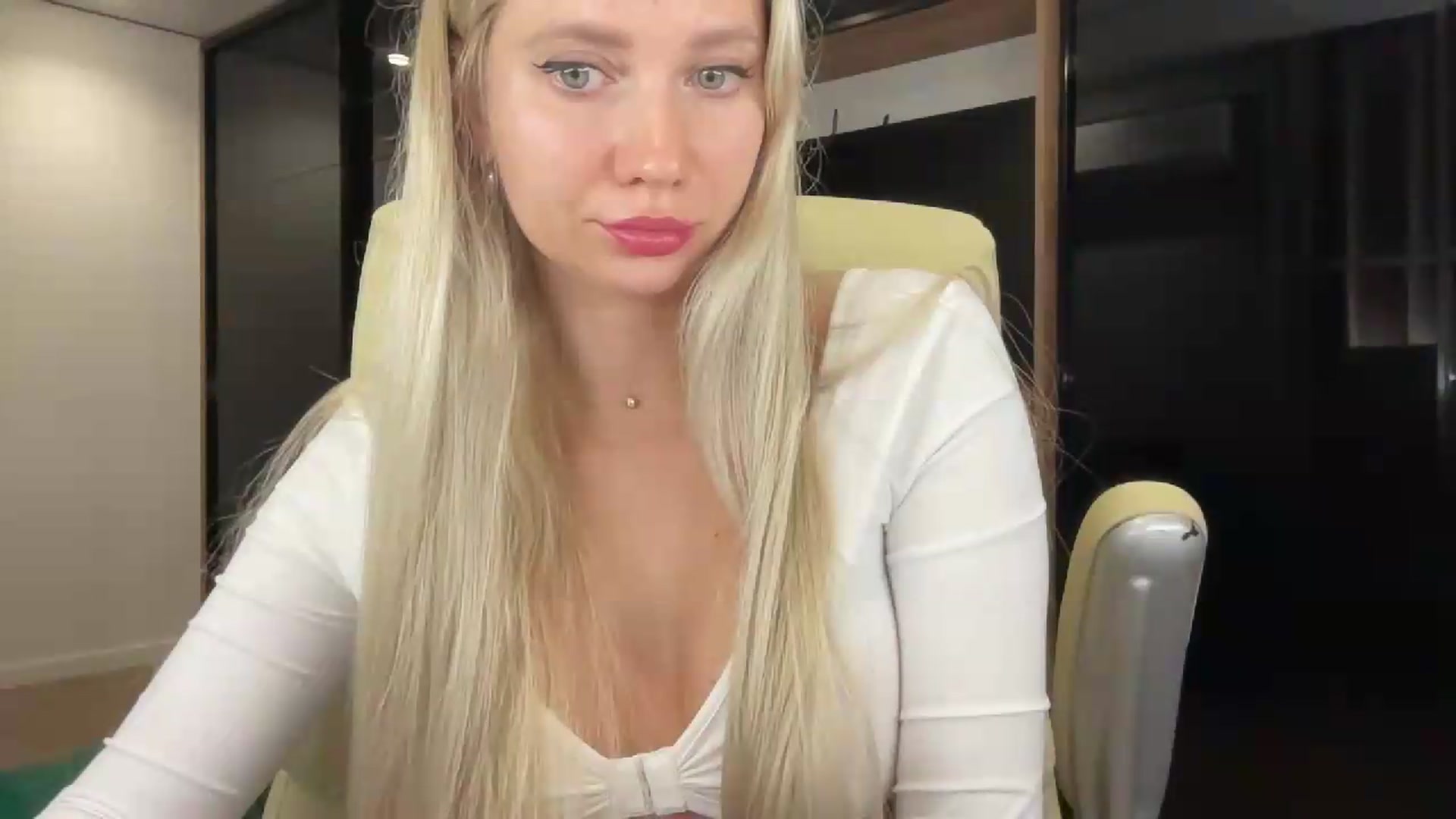 Gallery image thumbnail from Miss_Sylvia's myfreecams stream on, 08/21/2026, 21:04 image 5 of 20