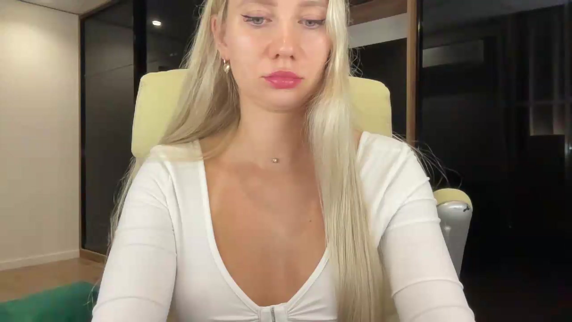 Gallery image thumbnail from Miss_Sylvia's myfreecams stream on, 08/21/2026, 21:04 image 15 of 20