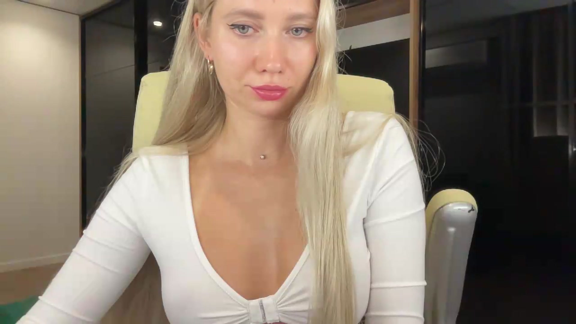 Gallery image thumbnail from Miss_Sylvia's myfreecams stream on, 08/21/2026, 21:04 image 8 of 20