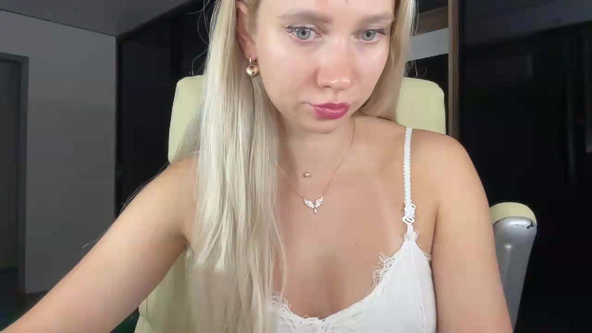 Gallery image thumbnail from Miss_Sylvia's myfreecams stream on, 08/22/2026, 17:17 image 4 of 20