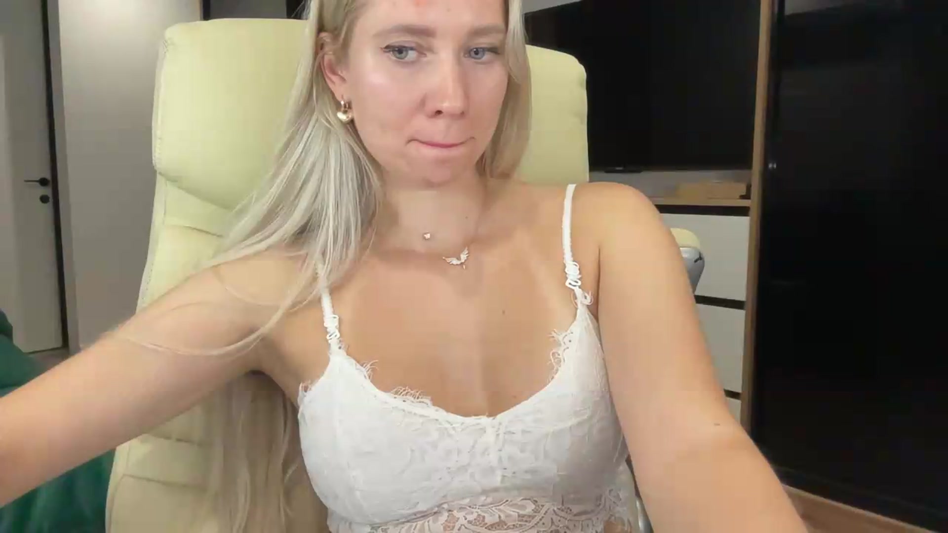 Gallery image thumbnail from Miss_Sylvia's myfreecams stream on, 08/22/2026, 22:10 image 16 of 20