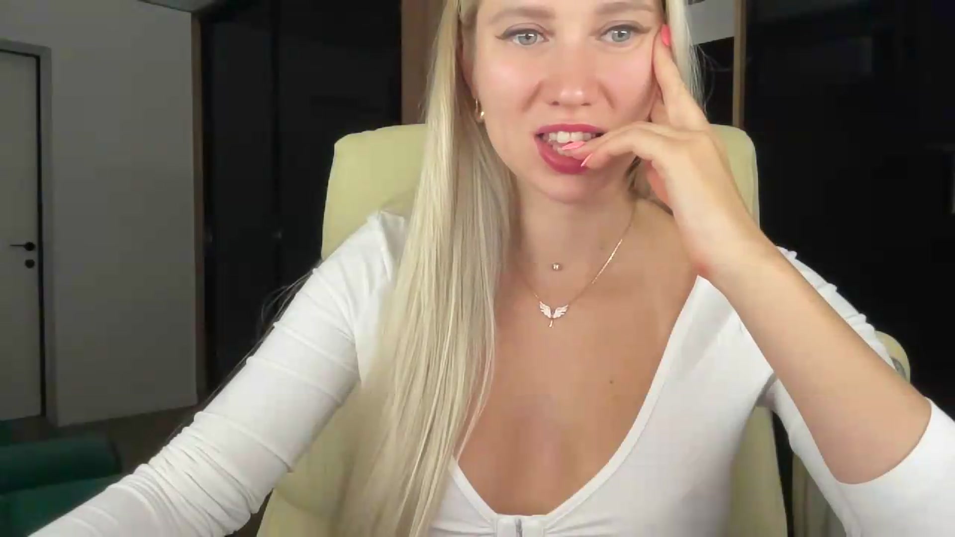 Gallery image thumbnail from Miss_Sylvia's myfreecams stream on, 08/25/2026, 19:23 image 14 of 20