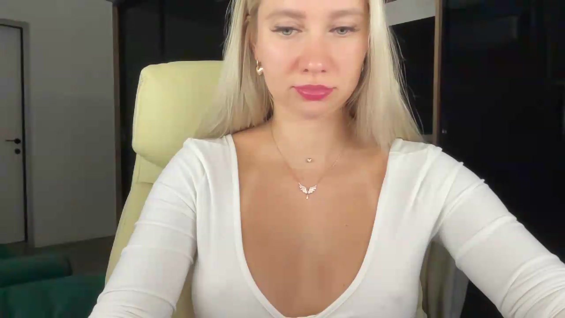 Gallery image thumbnail from Miss_Sylvia's myfreecams stream on, 08/25/2026, 19:23 image 6 of 20