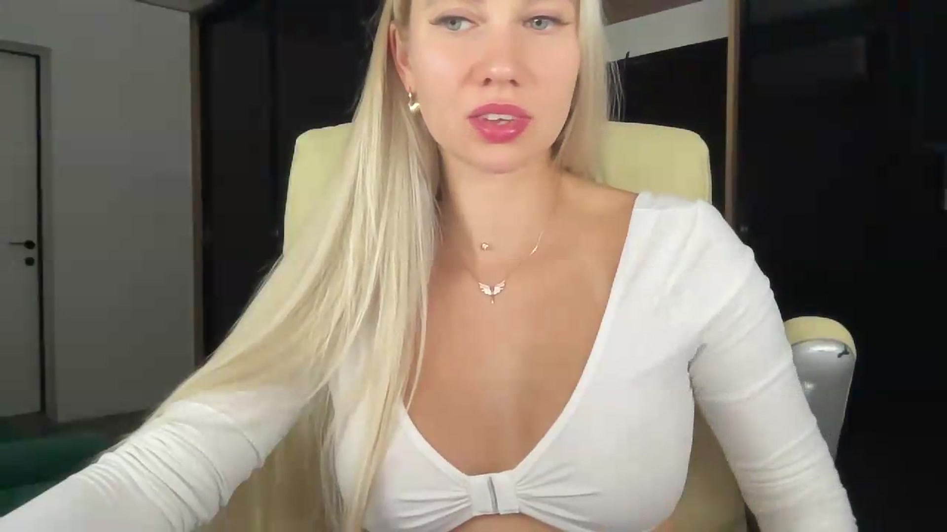 Gallery image thumbnail from Miss_Sylvia's myfreecams stream on, 08/25/2026, 19:23 image 11 of 20