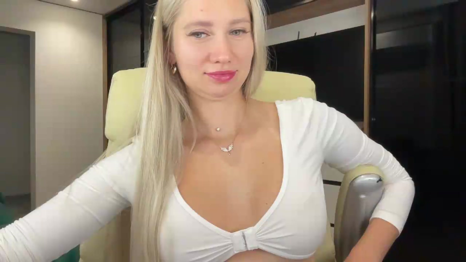 Gallery image thumbnail from Miss_Sylvia's myfreecams stream on, 08/25/2026, 21:44 image 4 of 20