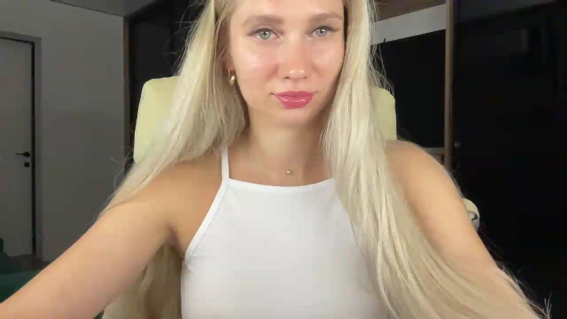 Gallery image thumbnail from Miss_Sylvia's myfreecams stream on, 08/26/2026, 18:09 image 11 of 20