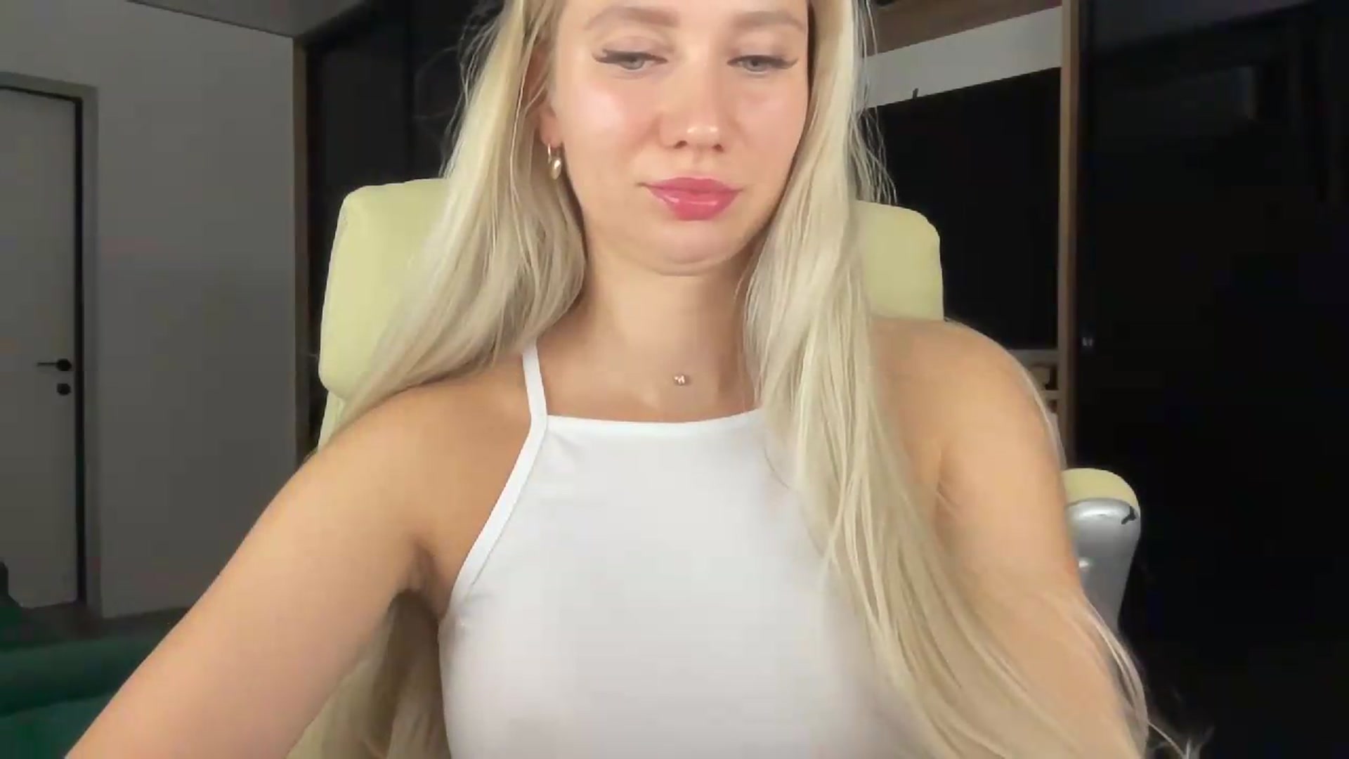 Gallery image thumbnail from Miss_Sylvia's myfreecams stream on, 08/26/2026, 18:09 image 2 of 20