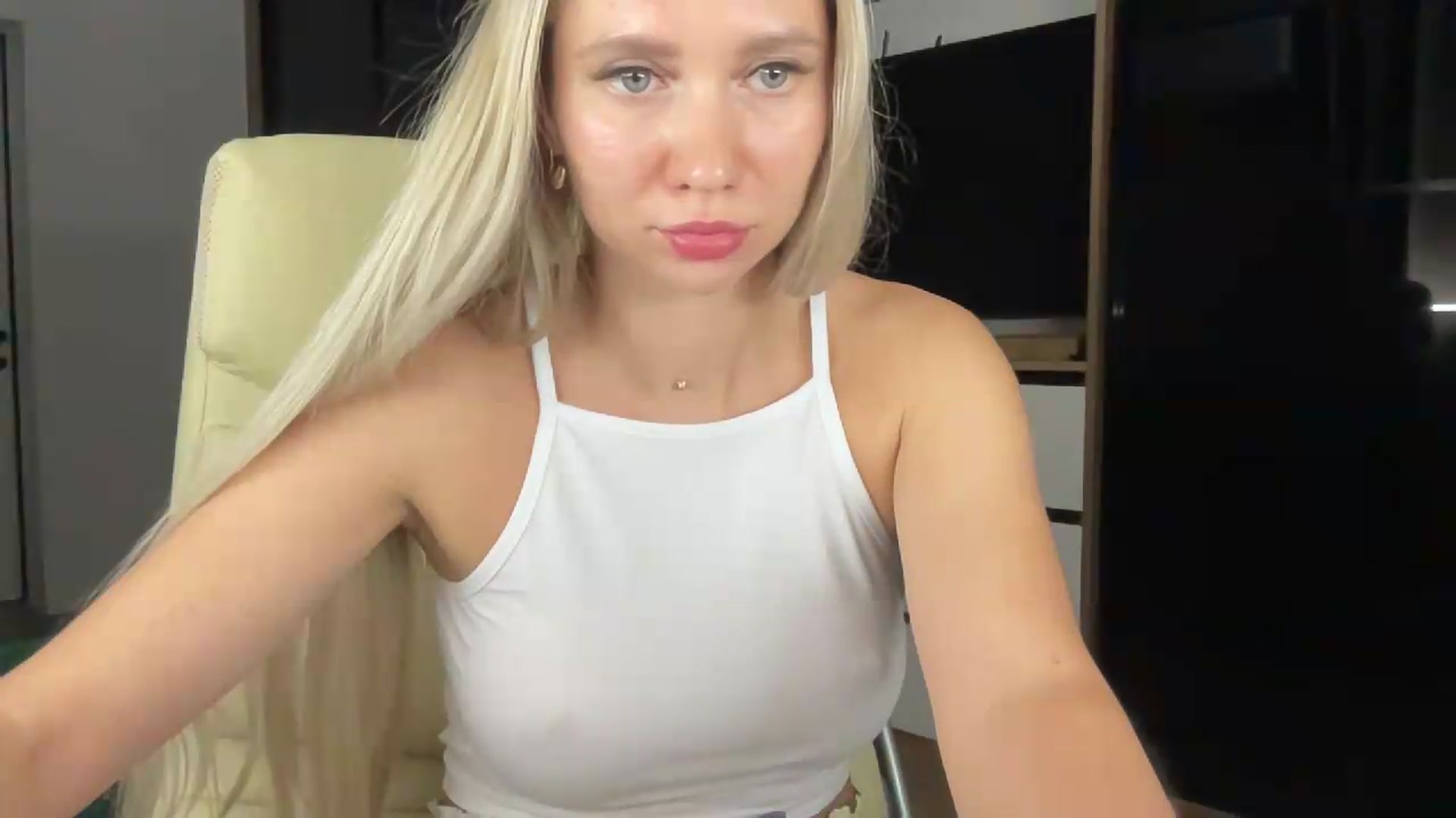 Gallery image thumbnail from Miss_Sylvia's myfreecams stream on, 08/26/2026, 19:46 image 18 of 20