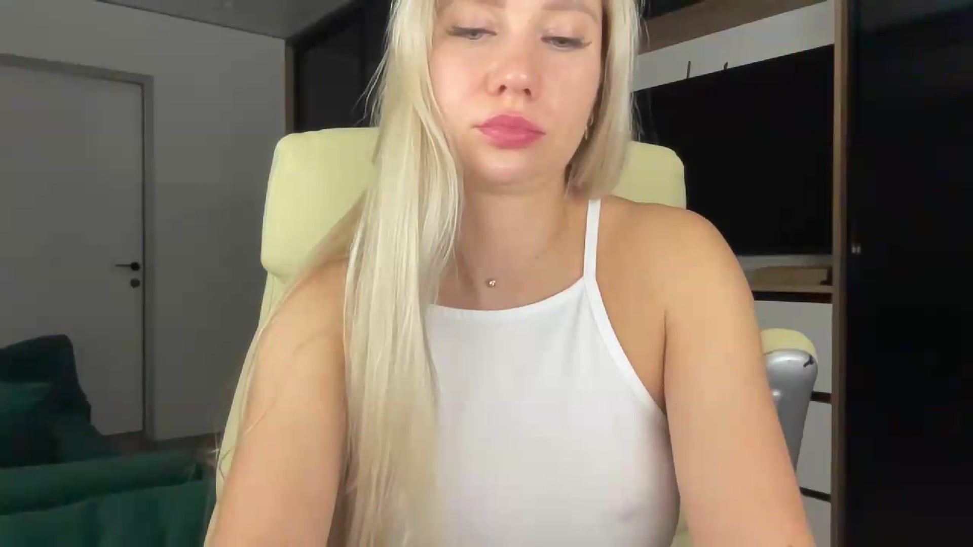 Gallery image thumbnail from Miss_Sylvia's myfreecams stream on, 08/26/2026, 22:41 image 10 of 20