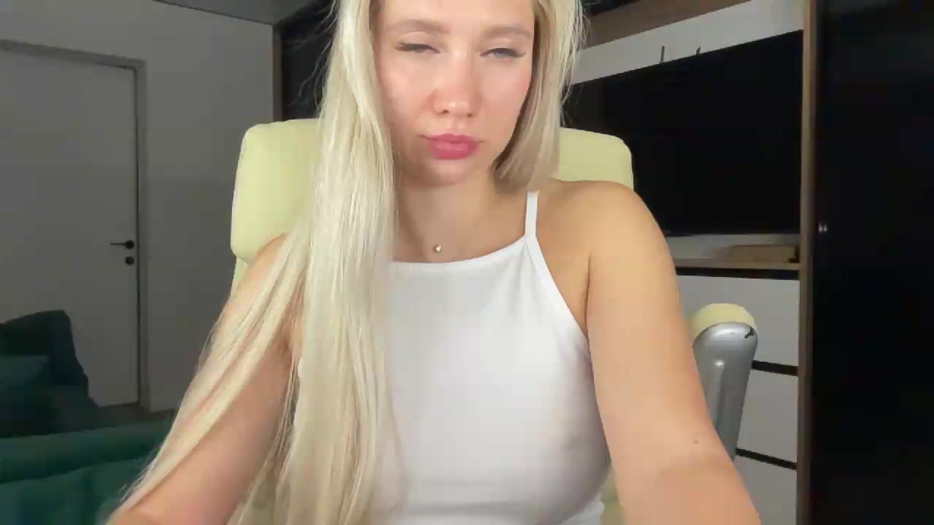 Gallery image thumbnail from Miss_Sylvia's myfreecams stream on, 08/26/2026, 22:41 image 16 of 20