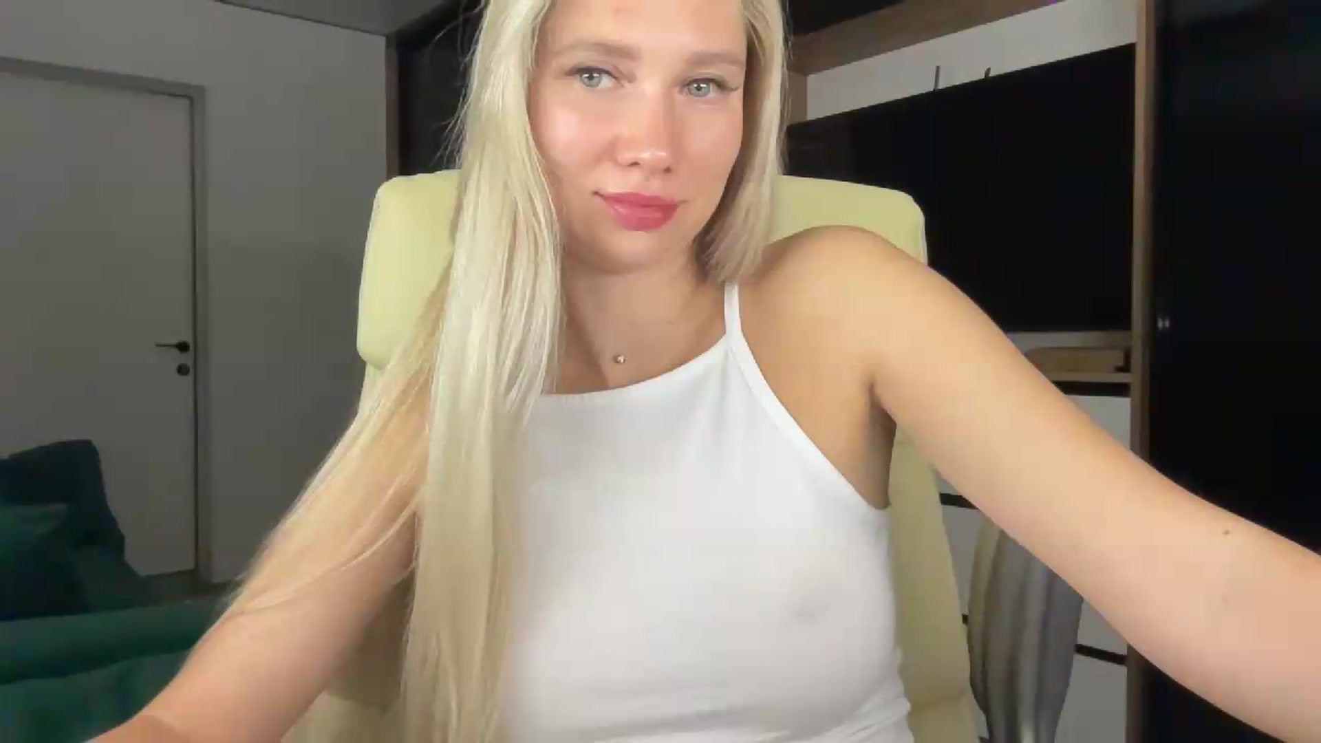 Gallery image thumbnail from Miss_Sylvia's myfreecams stream on, 08/26/2026, 22:41 image 14 of 20