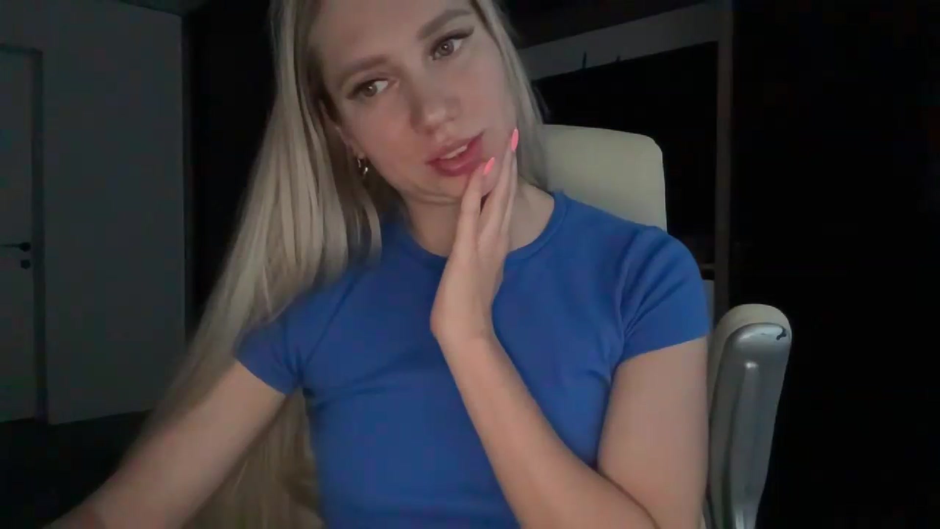 Gallery image thumbnail from Miss_Sylvia's myfreecams stream on, 08/27/2026, 17:11 image 6 of 20