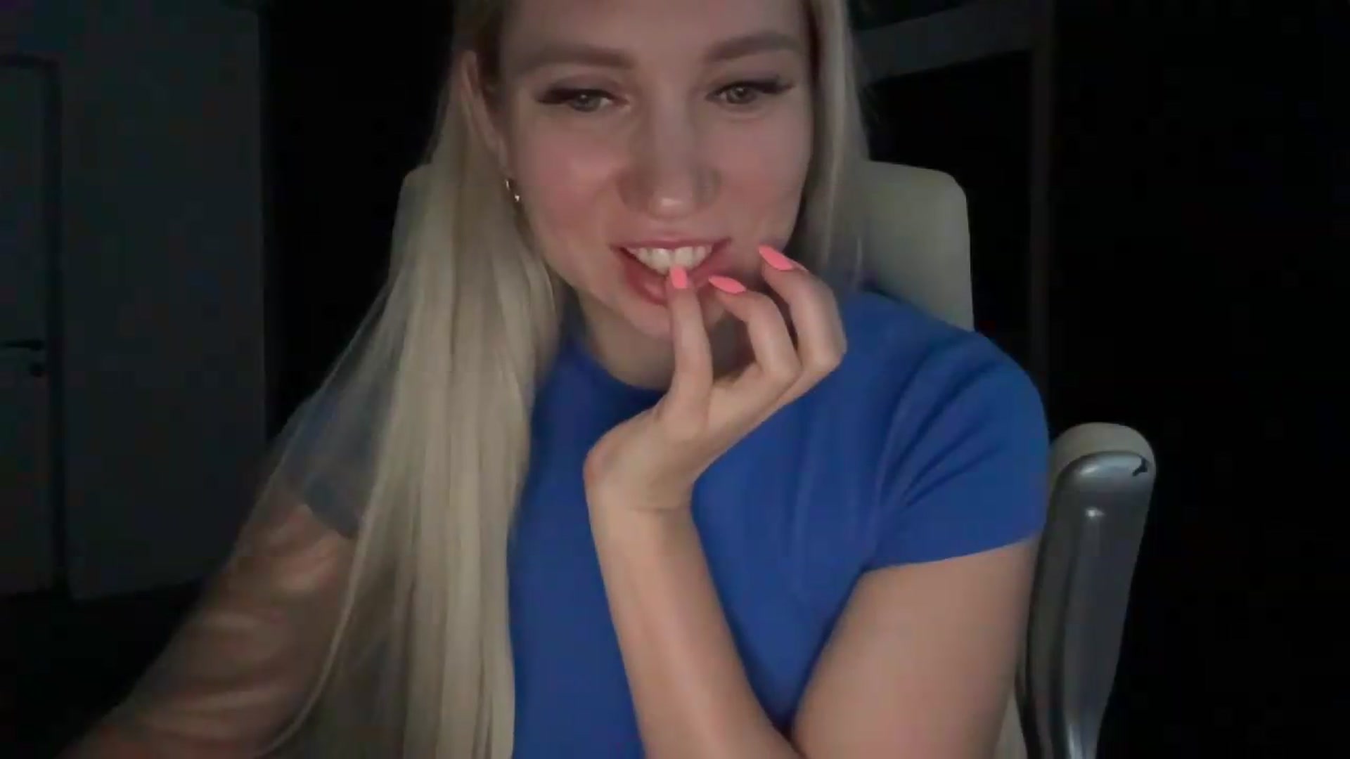 Gallery image thumbnail from Miss_Sylvia's myfreecams stream on, 08/27/2026, 17:11 image 11 of 20