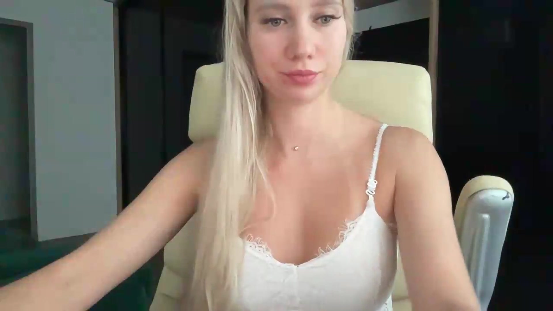 Gallery image thumbnail from Miss_Sylvia's myfreecams stream on, 08/28/2026, 16:33 image 18 of 20