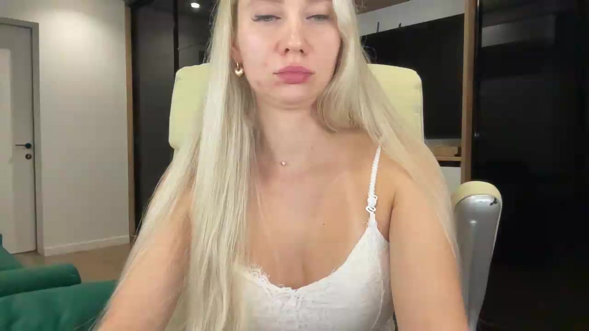 Gallery image thumbnail from Miss_Sylvia's myfreecams stream on, 08/28/2026, 21:02 image 17 of 20
