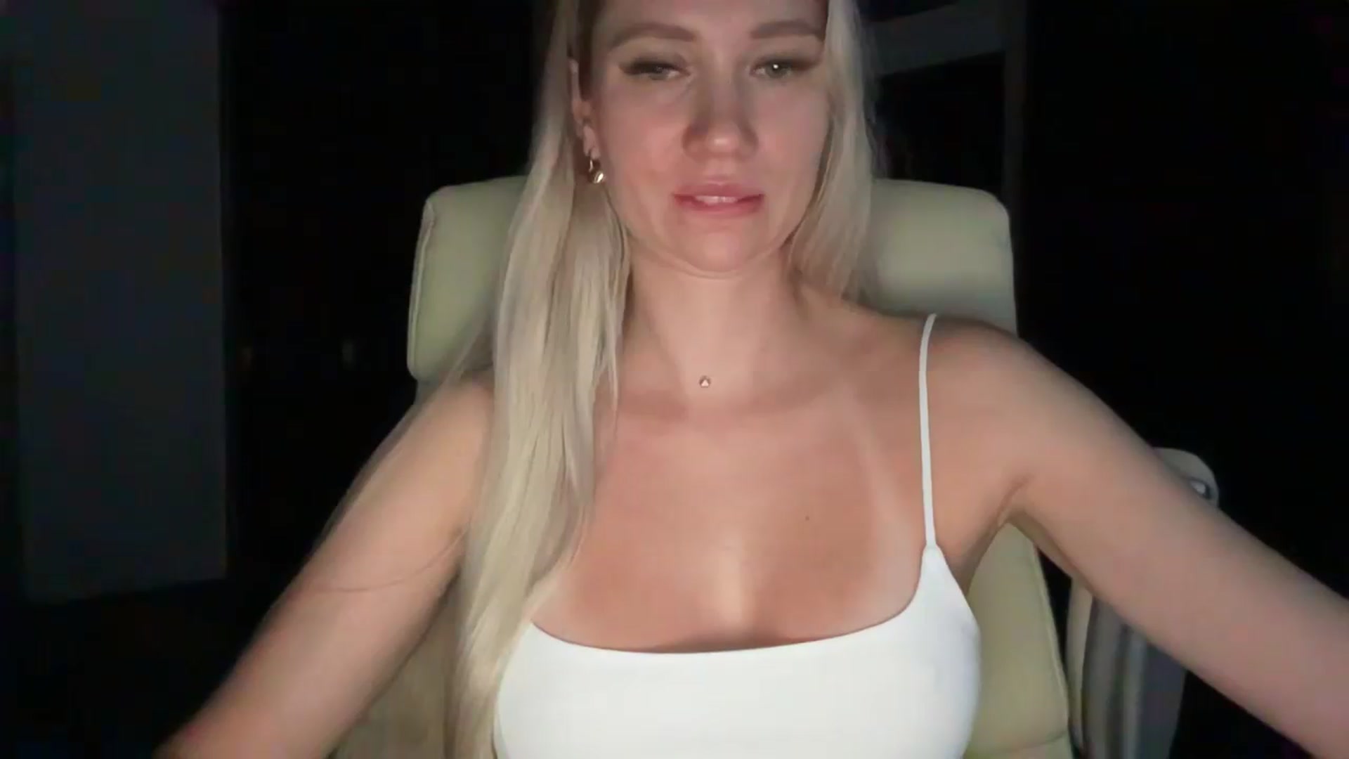 Gallery image thumbnail from Miss_Sylvia's myfreecams stream on, 08/30/2026, 17:14 image 14 of 20