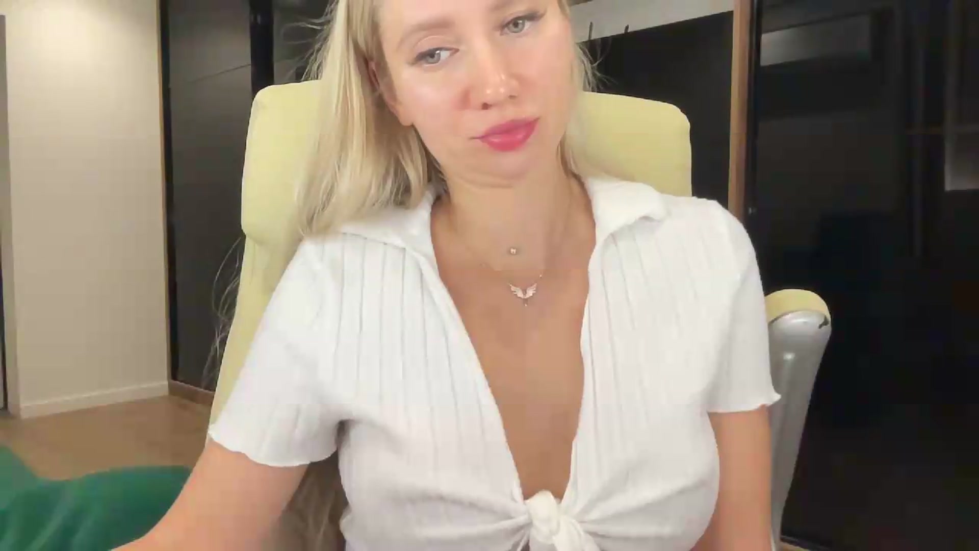 Gallery image thumbnail from Miss_Sylvia's myfreecams stream on, 09/01/2026, 22:18 image 12 of 20