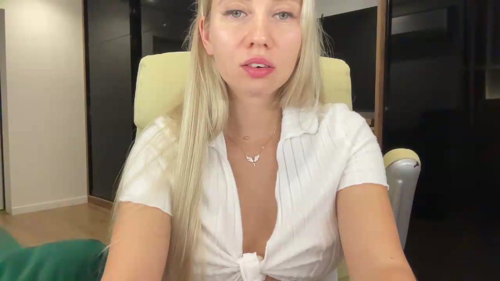 Gallery image thumbnail from Miss_Sylvia's myfreecams stream on, 09/01/2026, 22:18 image 18 of 20