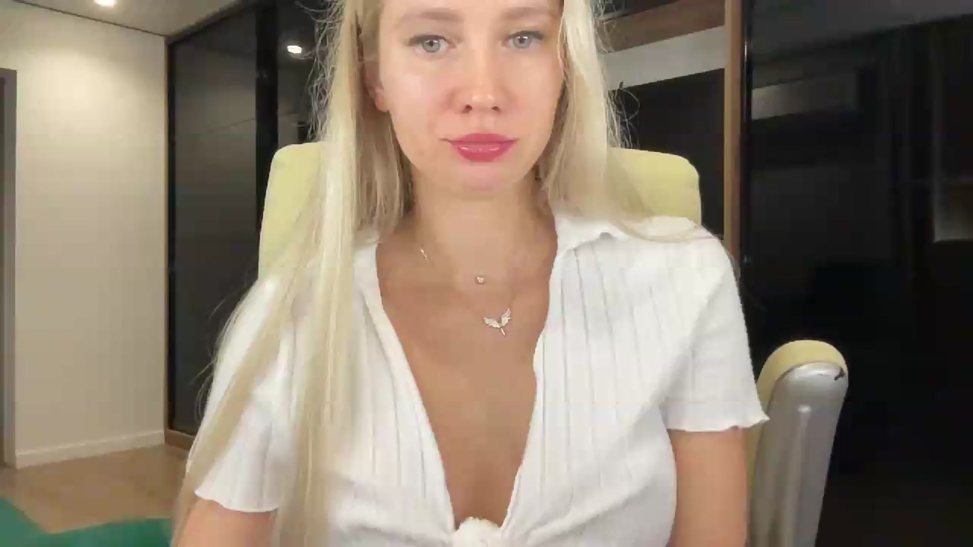 Gallery image thumbnail from Miss_Sylvia's myfreecams stream on, 09/01/2026, 22:18 image 1 of 20