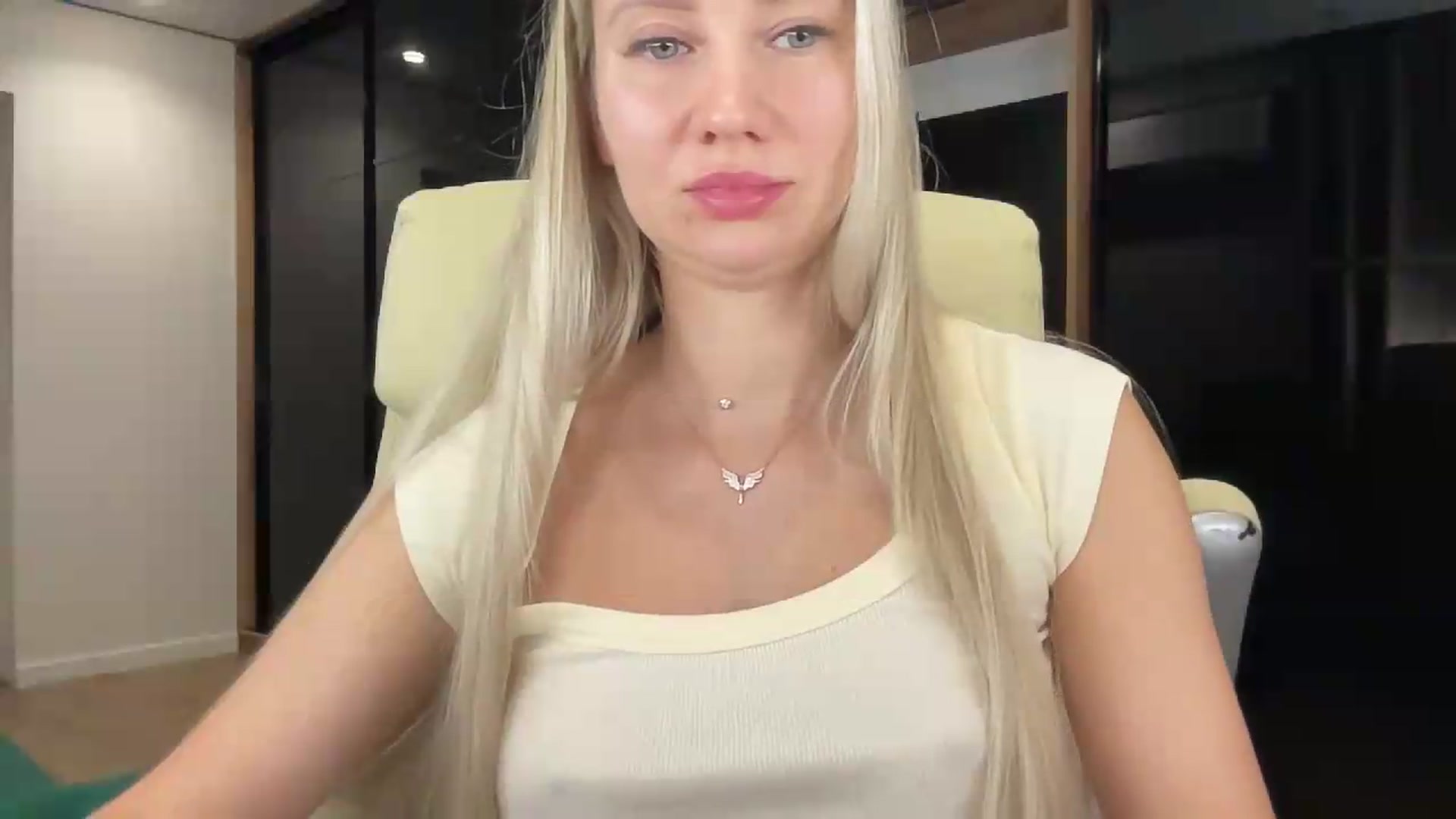 Gallery image thumbnail from Miss_Sylvia's myfreecams stream on, 09/05/2026, 17:26 image 18 of 20