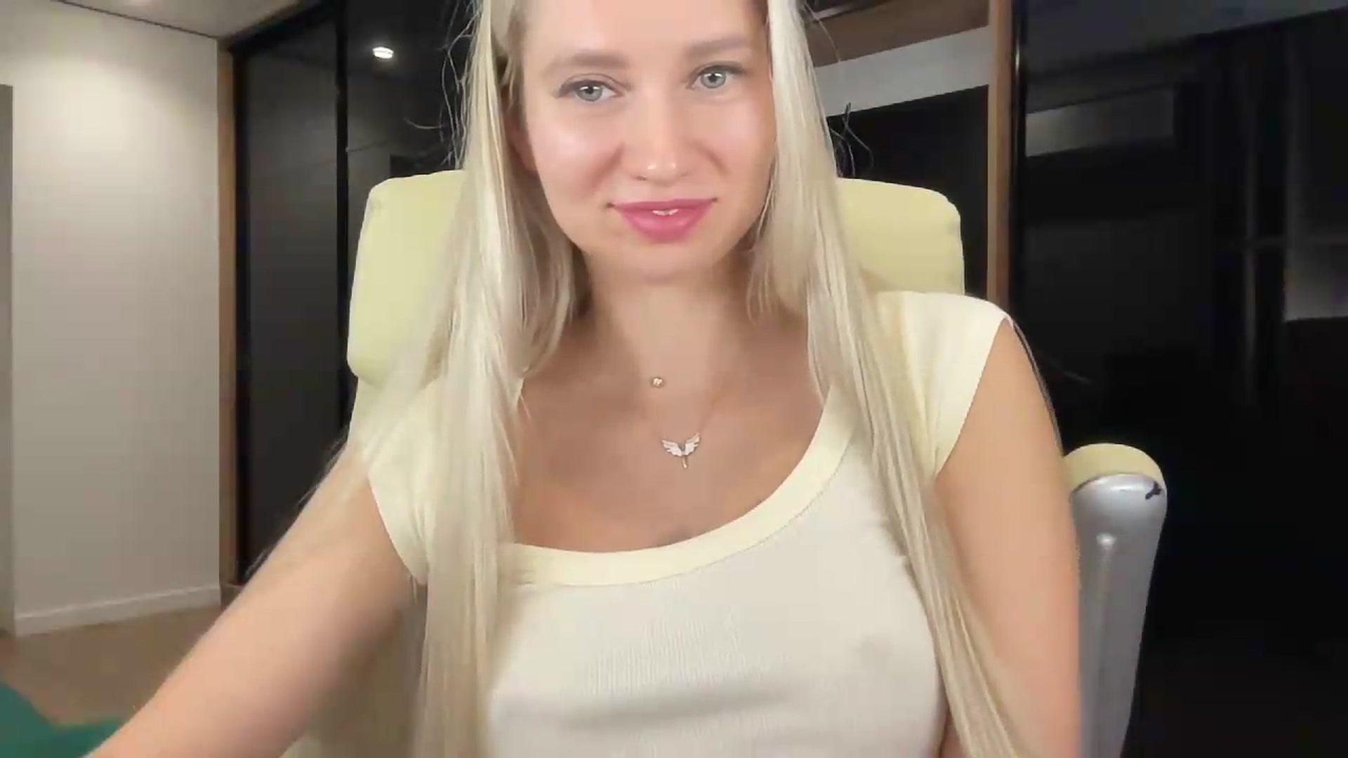 Gallery image thumbnail from Miss_Sylvia's myfreecams stream on, 09/05/2026, 17:26 image 14 of 20