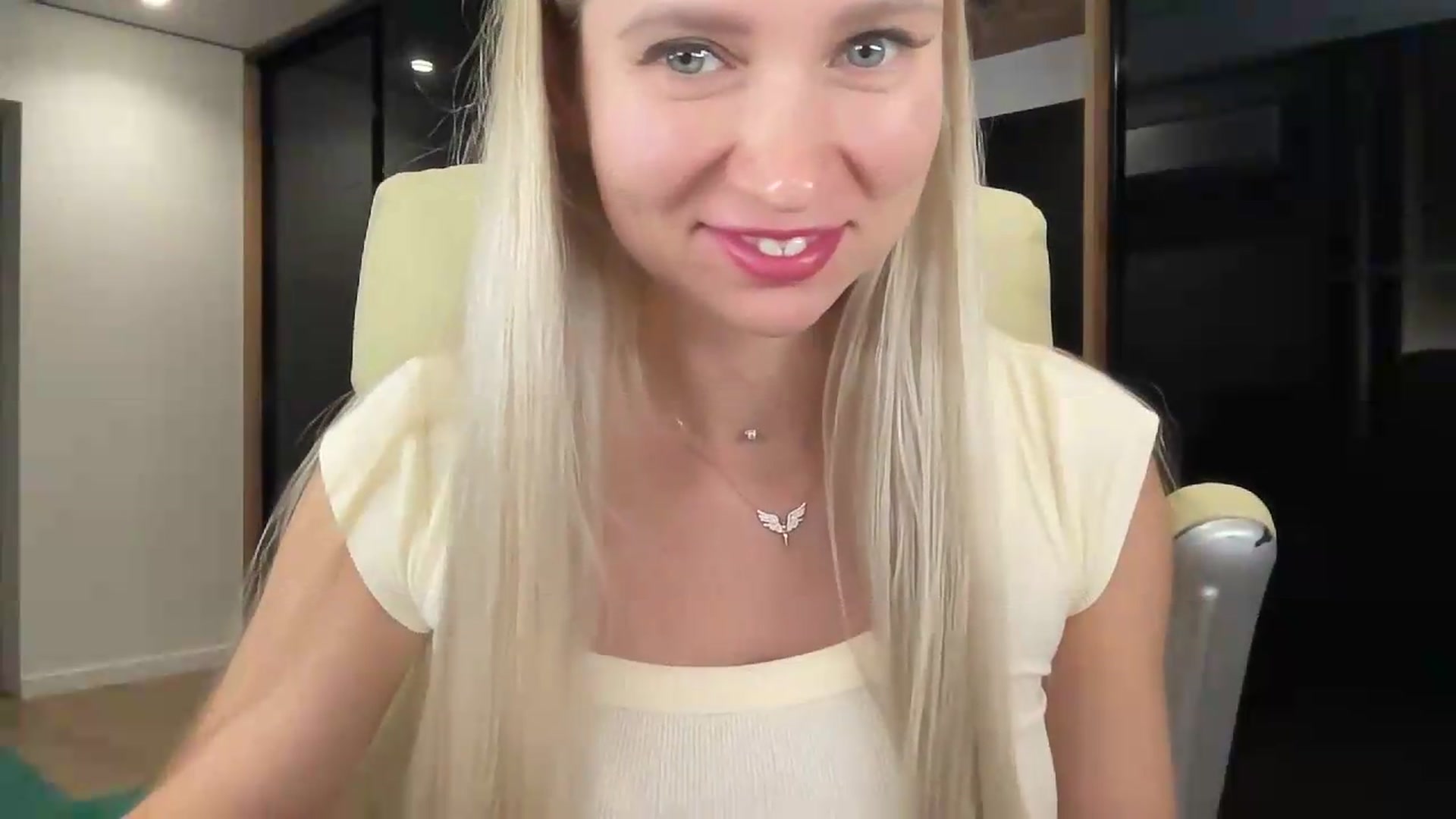 Gallery image thumbnail from Miss_Sylvia's myfreecams stream on, 09/05/2026, 19:50 image 15 of 20