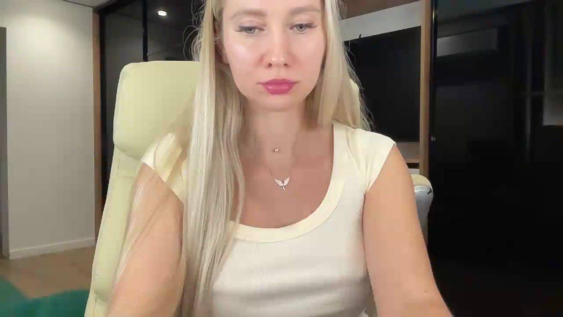 Gallery image thumbnail from Miss_Sylvia's myfreecams stream on, 09/05/2026, 19:50 image 17 of 20