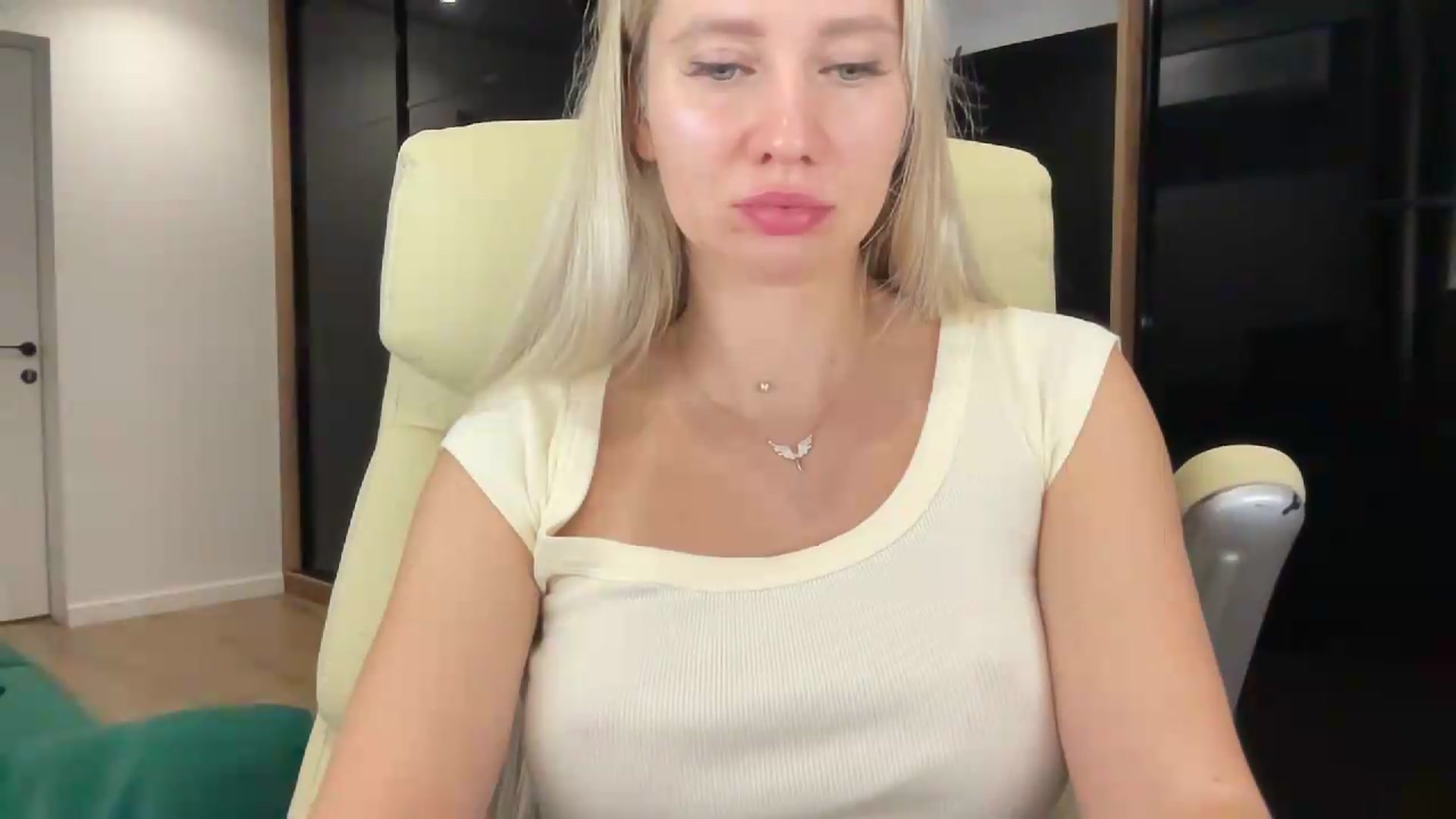 Gallery image thumbnail from Miss_Sylvia's myfreecams stream on, 09/05/2026, 21:39 image 8 of 20