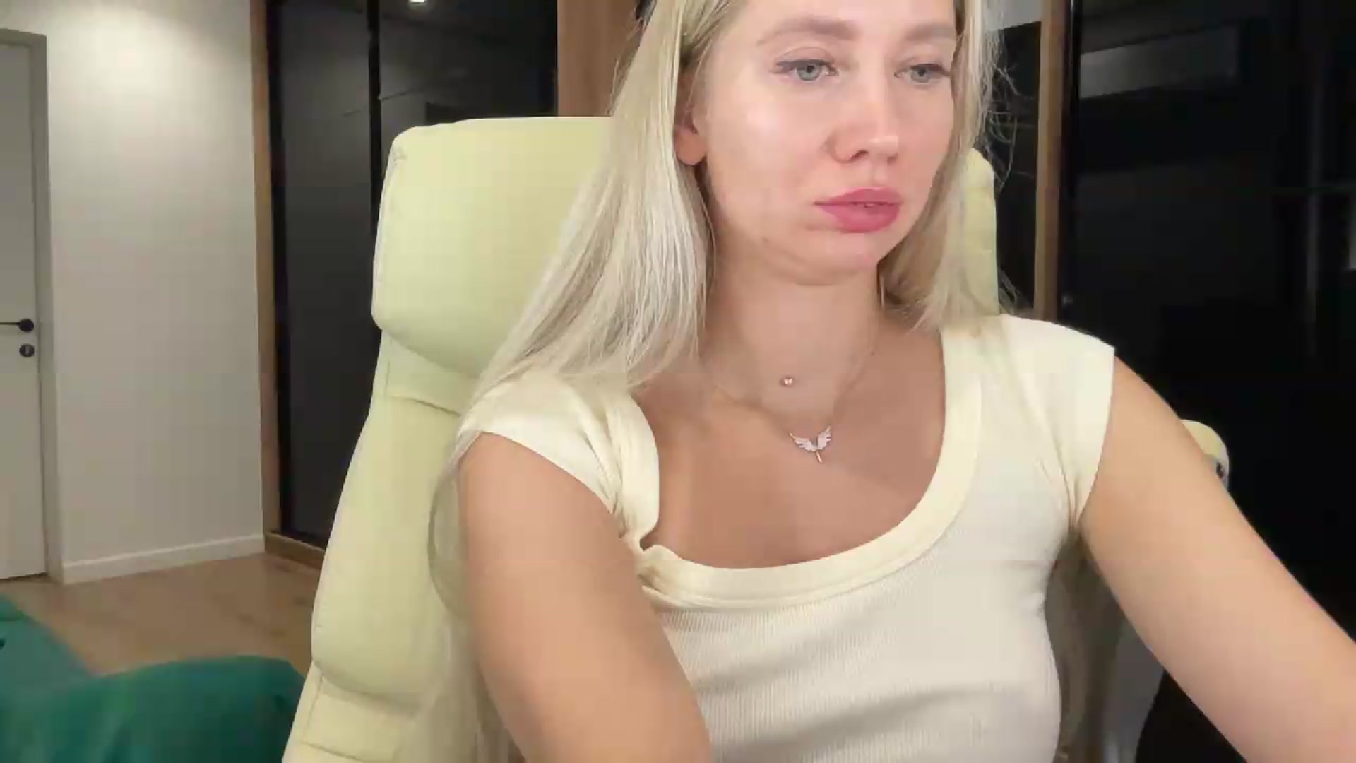 Gallery image thumbnail from Miss_Sylvia's myfreecams stream on, 09/05/2026, 21:39 image 18 of 20