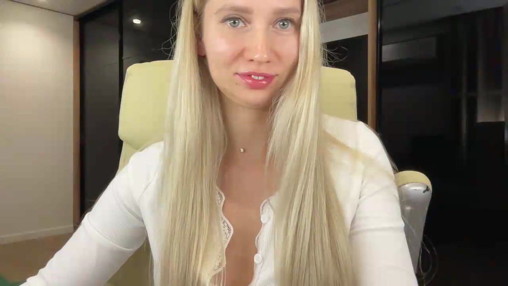 Gallery image thumbnail from Miss_Sylvia's myfreecams stream on, 09/06/2026, 18:32 image 11 of 20