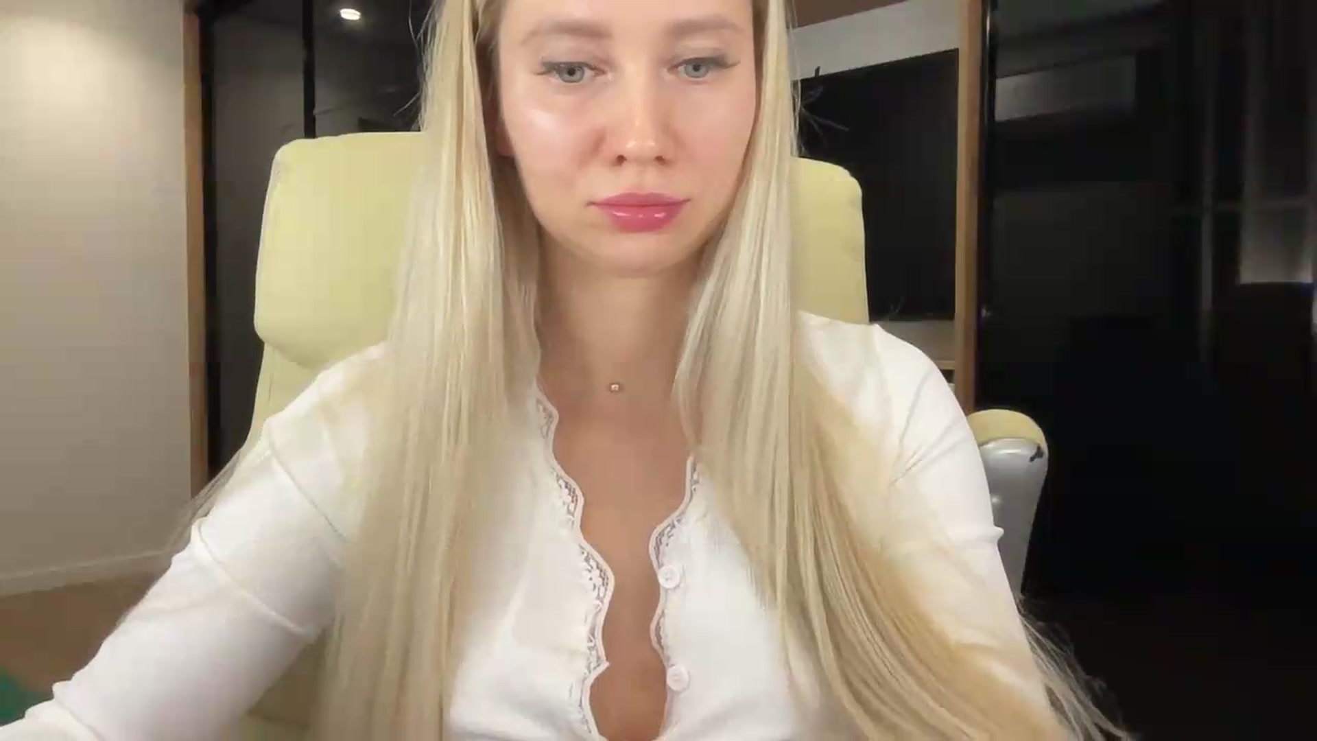 Gallery image thumbnail from Miss_Sylvia's myfreecams stream on, 09/06/2026, 18:32 image 17 of 20