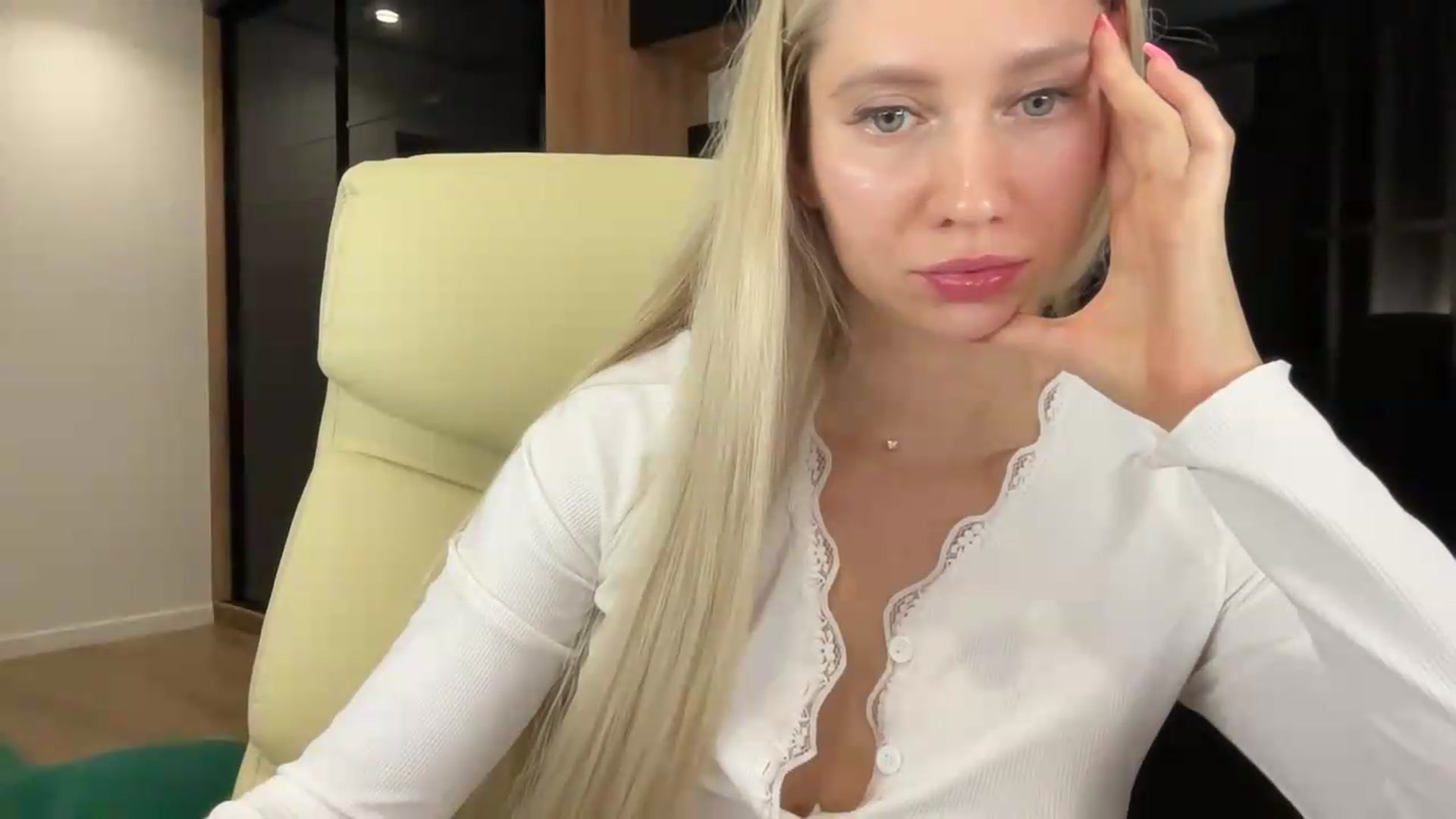 Gallery image thumbnail from Miss_Sylvia's myfreecams stream on, 09/06/2026, 18:32 image 19 of 20