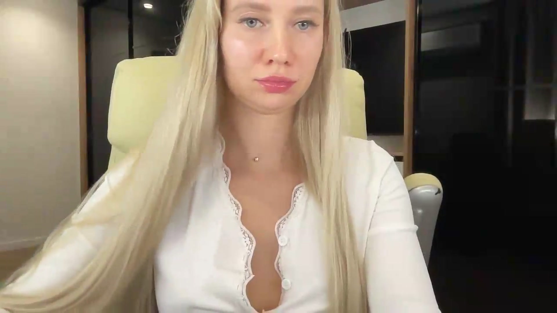 Gallery image thumbnail from Miss_Sylvia's myfreecams stream on, 09/06/2026, 18:32 image 16 of 20