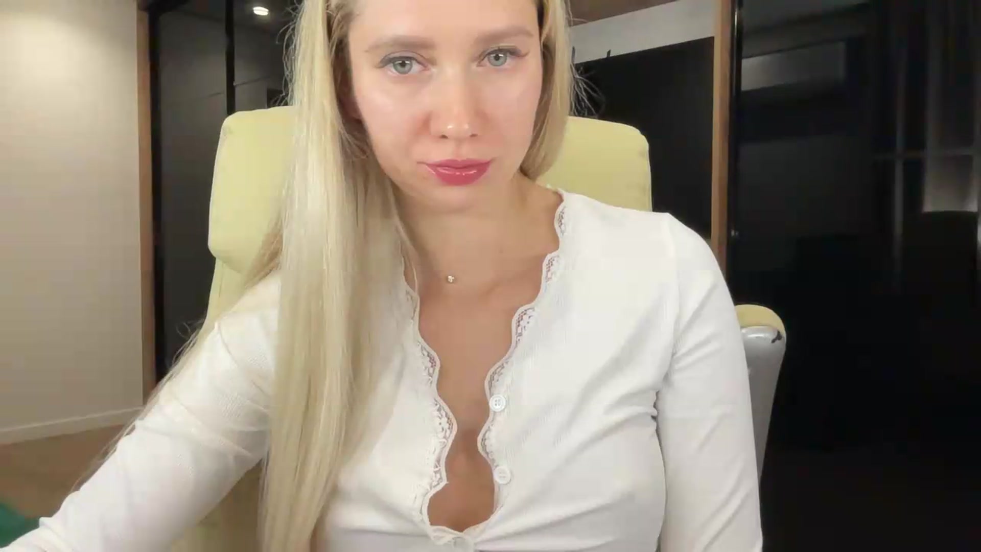 Gallery image thumbnail from Miss_Sylvia's myfreecams stream on, 09/06/2026, 18:32 image 18 of 20