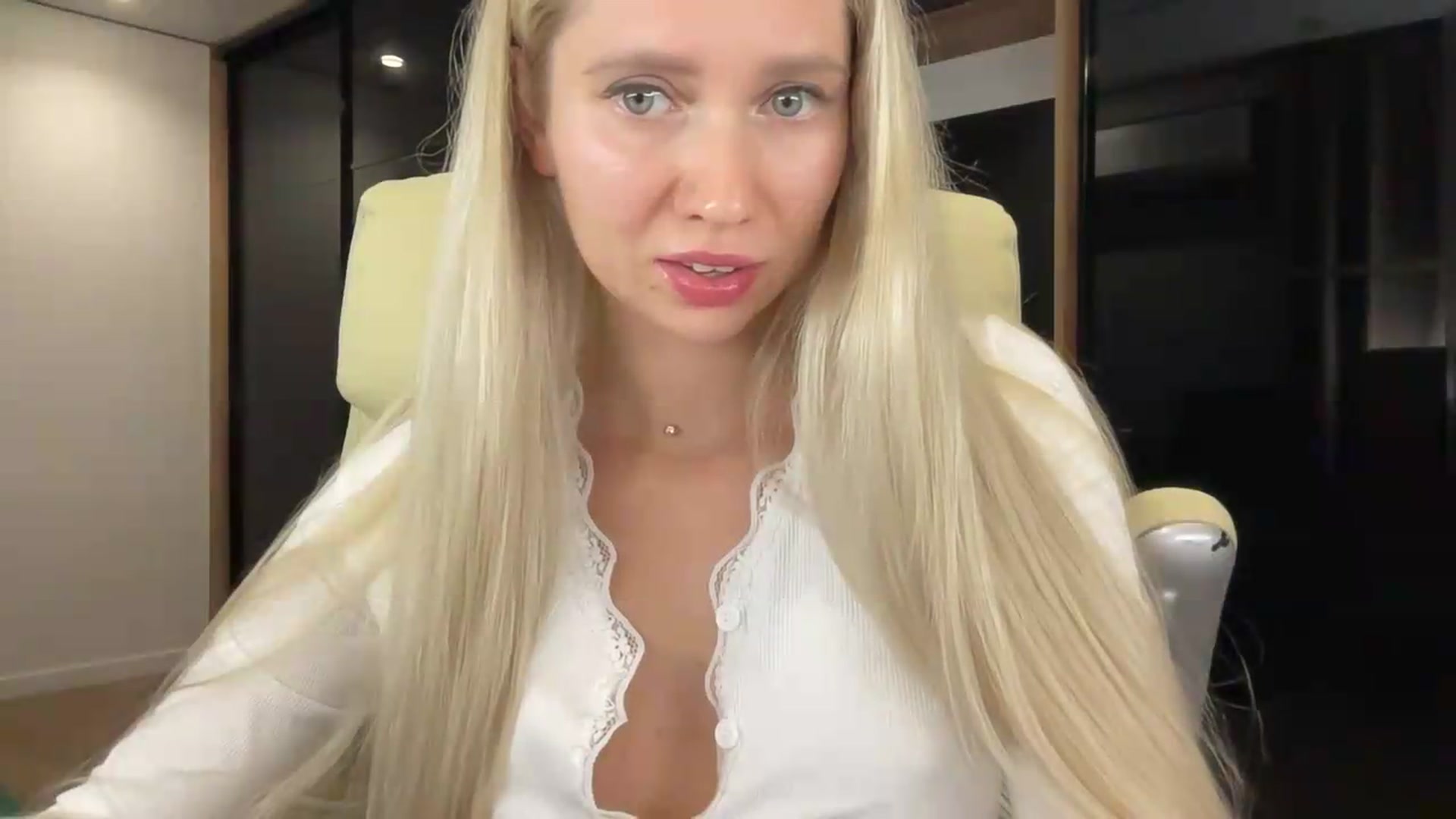 Gallery image thumbnail from Miss_Sylvia's myfreecams stream on, 09/06/2026, 18:32 image 10 of 20