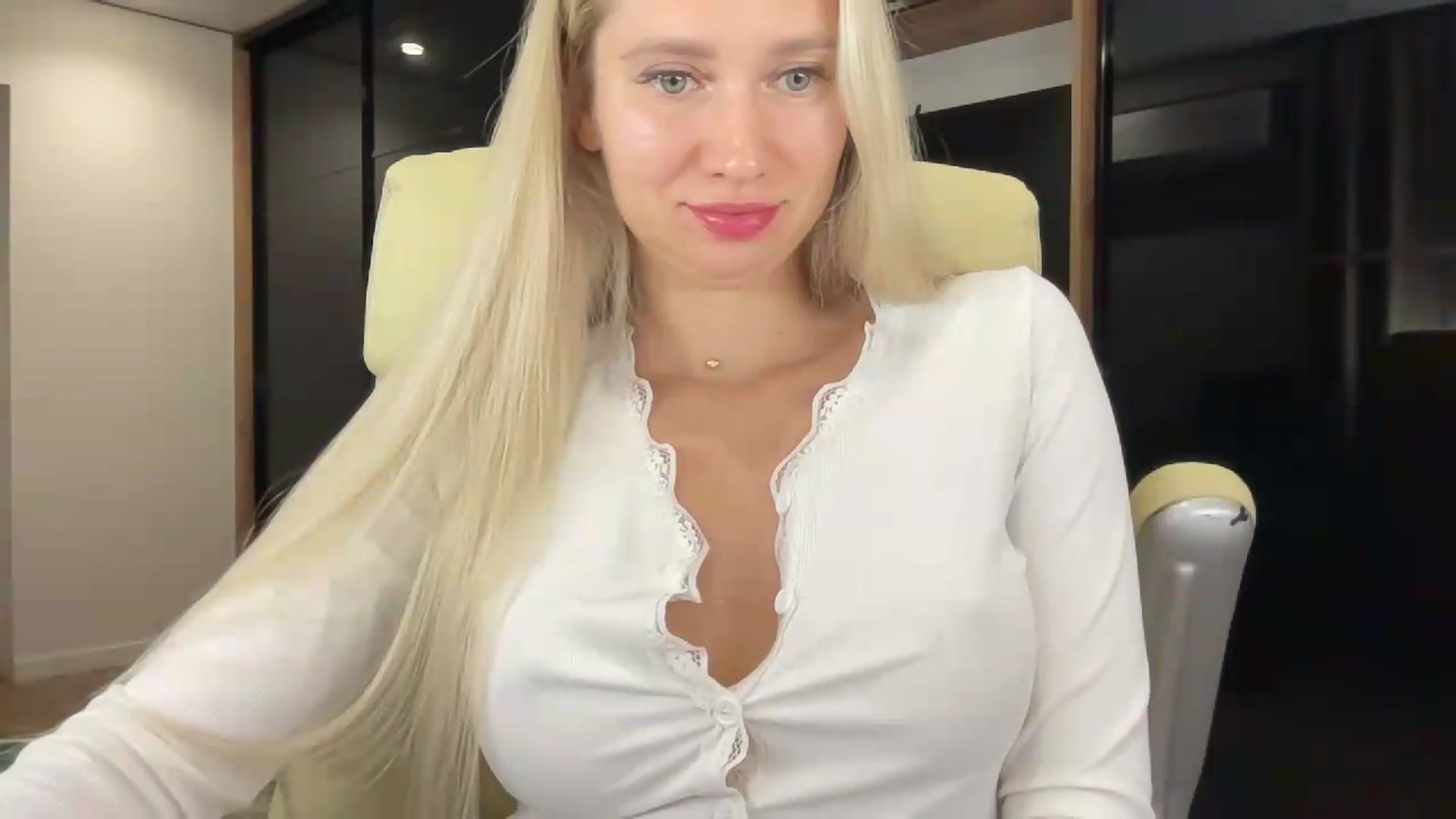 Gallery image thumbnail from Miss_Sylvia's myfreecams stream on, 09/06/2026, 20:58 image 4 of 20