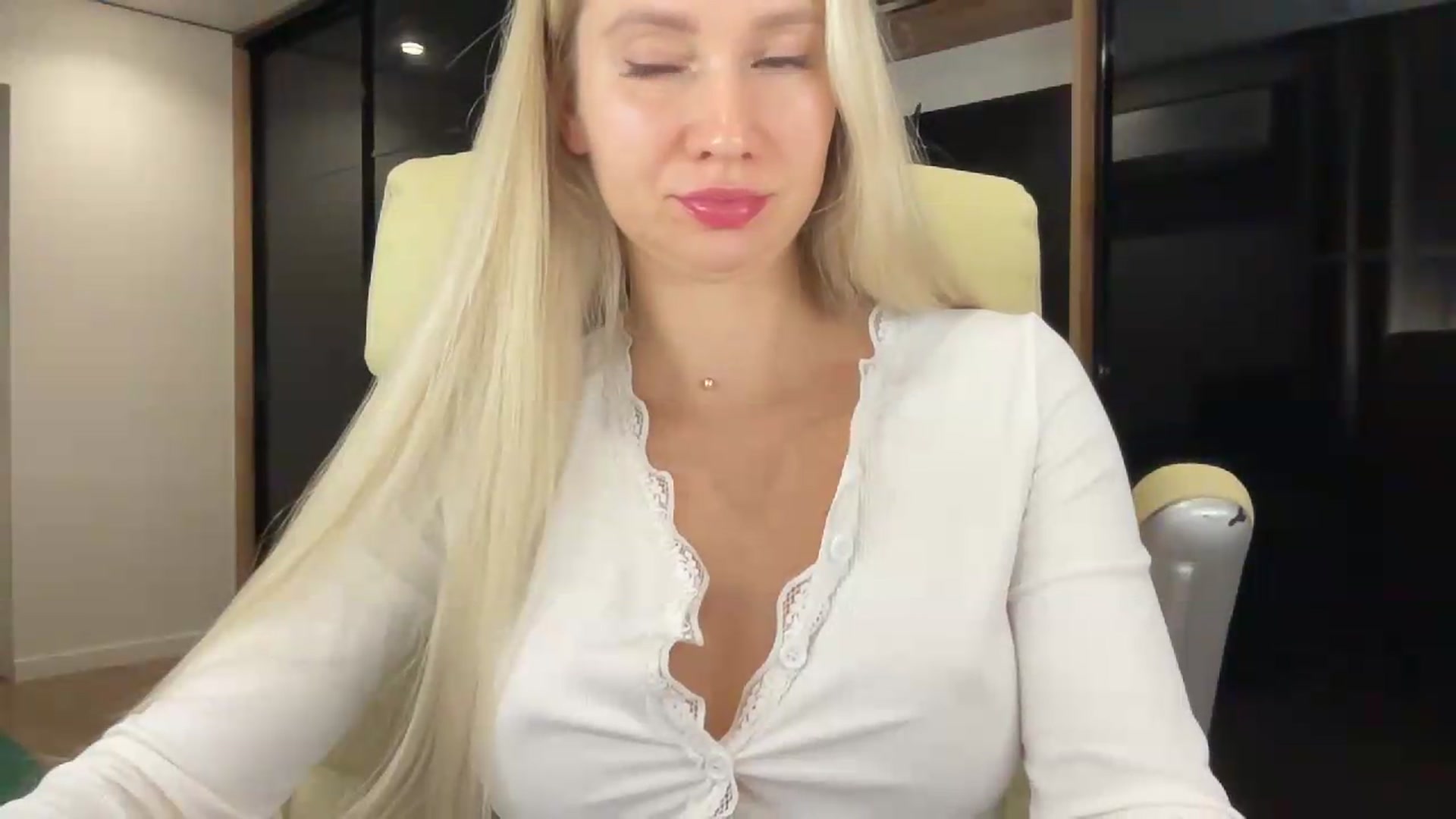 Gallery image thumbnail from Miss_Sylvia's myfreecams stream on, 09/06/2026, 20:58 image 5 of 20
