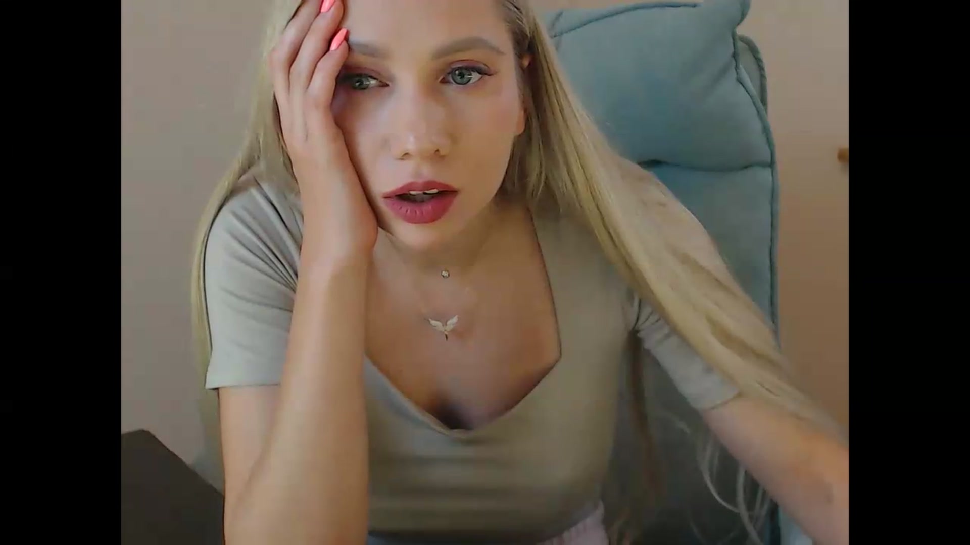 Gallery image thumbnail from Miss_Sylvia's myfreecams stream on, 09/08/2026, 19:05 image 19 of 20