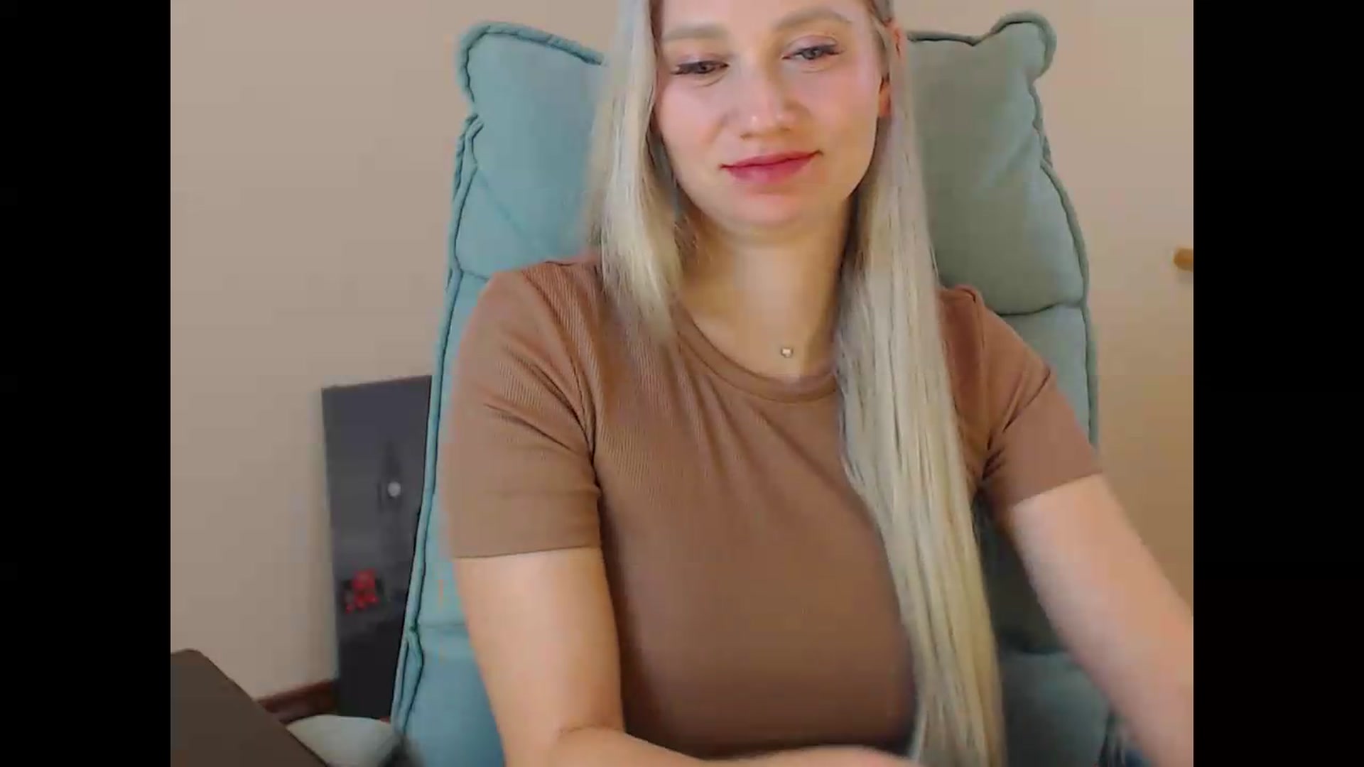 Gallery image thumbnail from Miss_Sylvia's myfreecams stream on, 09/09/2026, 17:29 image 17 of 20