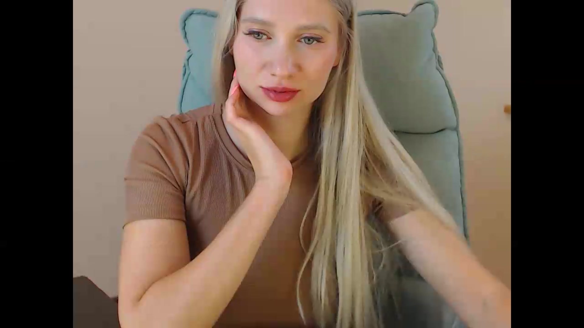 Gallery image thumbnail from Miss_Sylvia's myfreecams stream on, 09/09/2026, 19:25 image 9 of 20