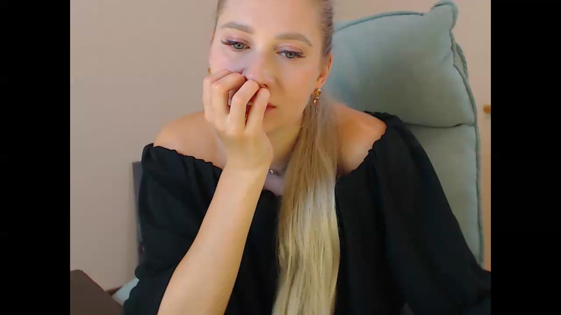 Gallery image thumbnail from Miss_Sylvia's myfreecams stream on, 09/10/2026, 18:26 image 11 of 20
