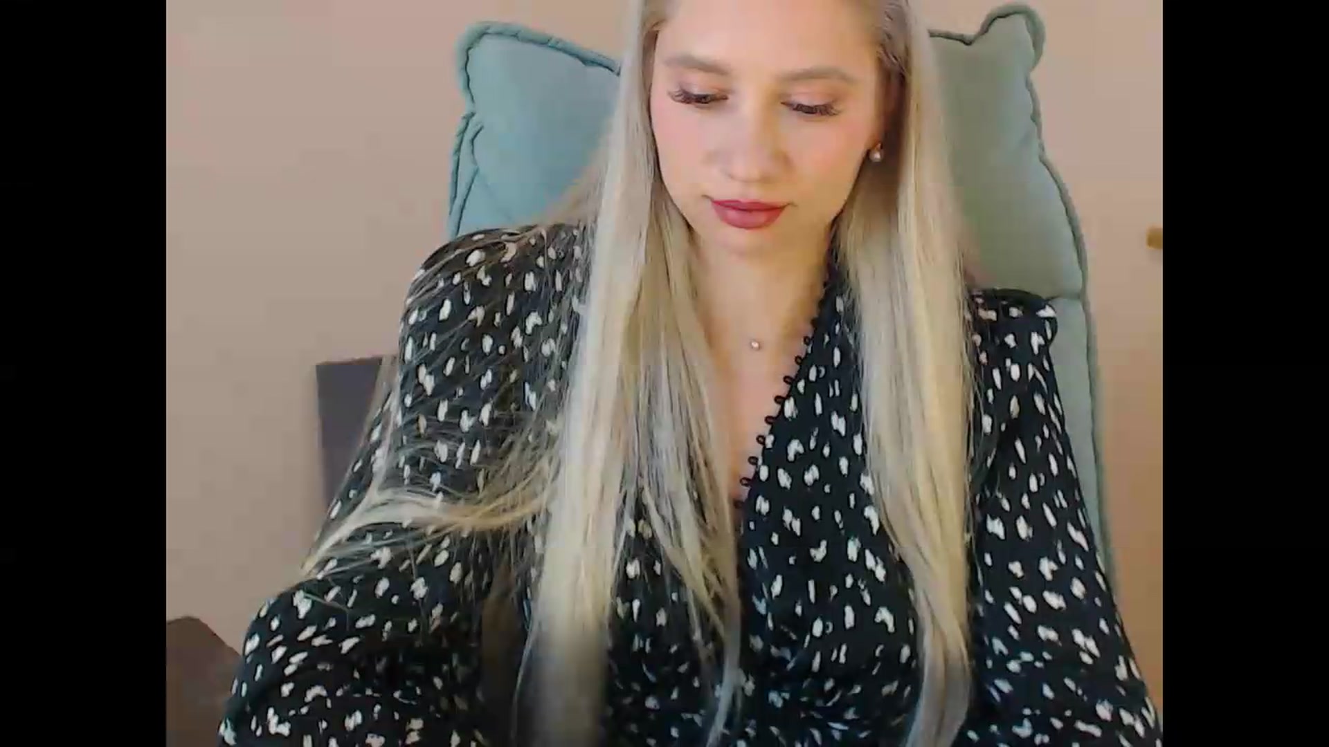 Gallery image thumbnail from Miss_Sylvia's myfreecams stream on, 09/11/2026, 18:15 image 9 of 20