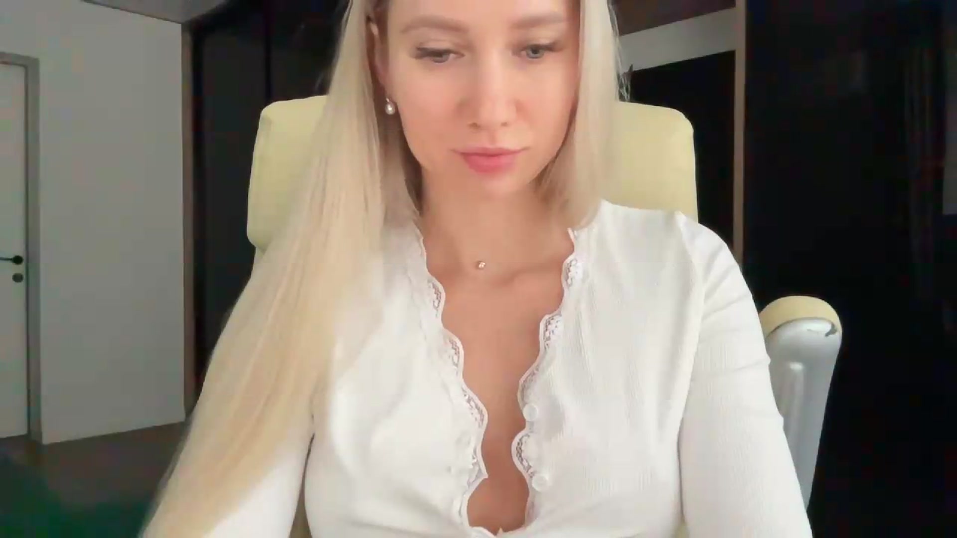 Gallery image thumbnail from Miss_Sylvia's myfreecams stream on, 09/12/2026, 14:51 image 18 of 20