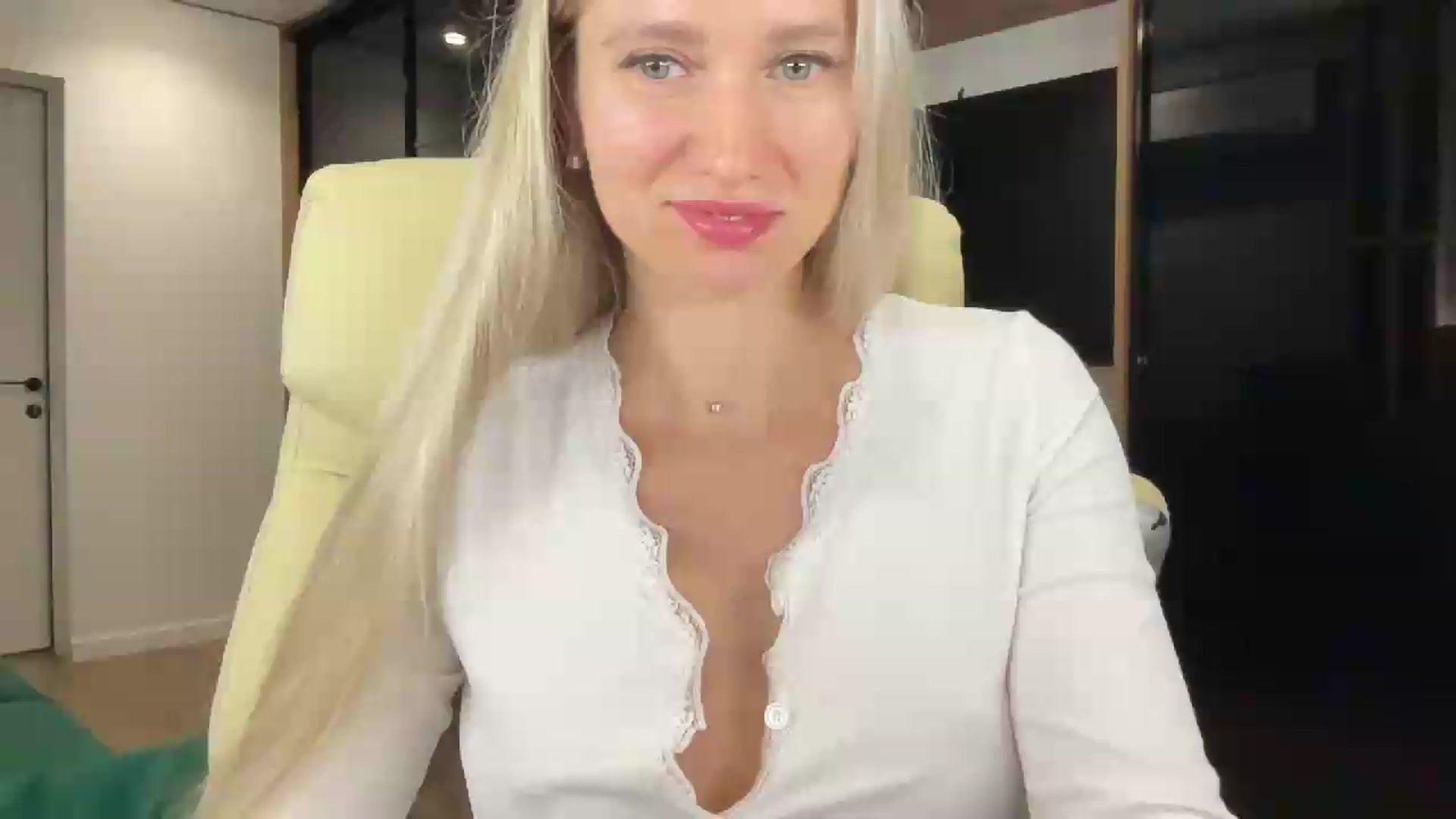 Gallery image thumbnail from Miss_Sylvia's myfreecams stream on, 09/12/2026, 18:35 image 1 of 20