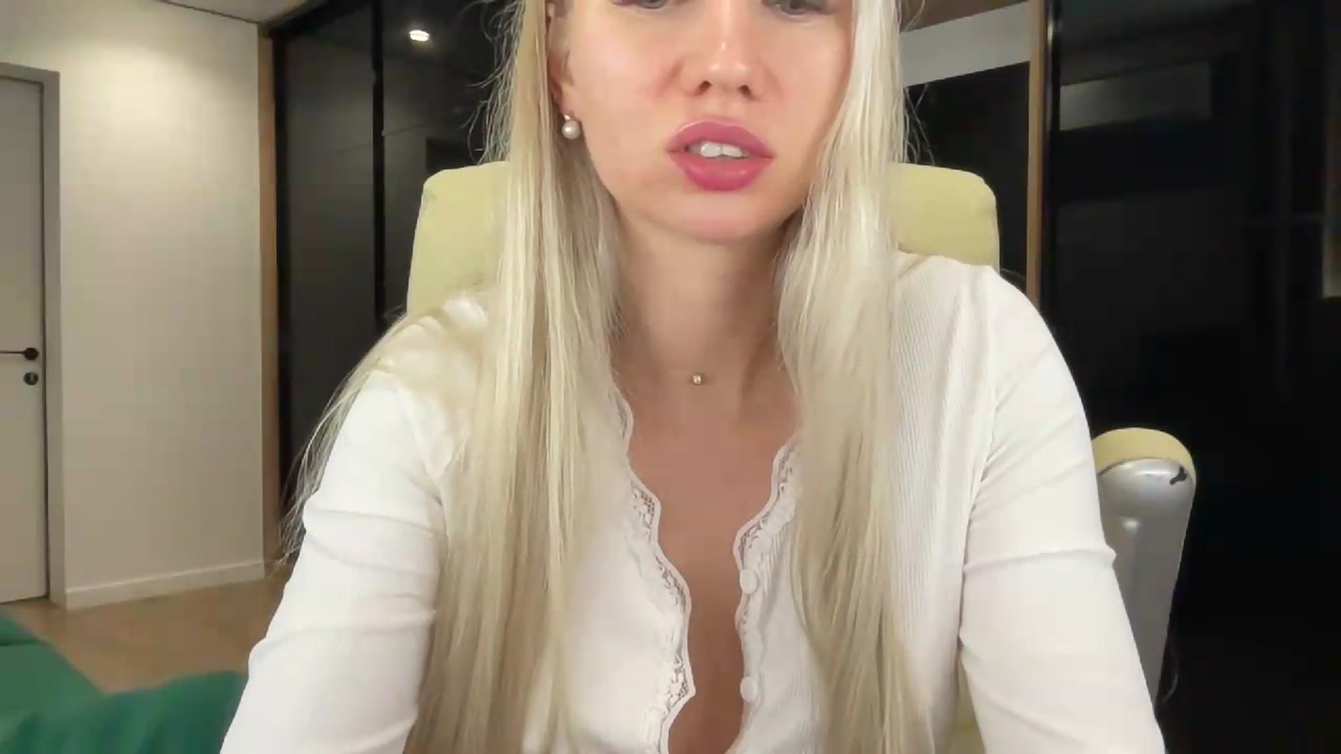 Gallery image thumbnail from Miss_Sylvia's myfreecams stream on, 09/12/2026, 18:35 image 12 of 20