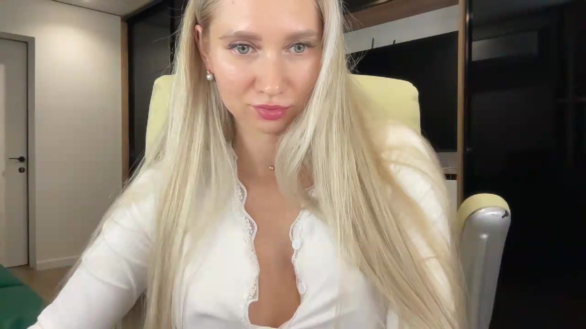 Gallery image thumbnail from Miss_Sylvia's myfreecams stream on, 09/12/2026, 20:02 image 7 of 20