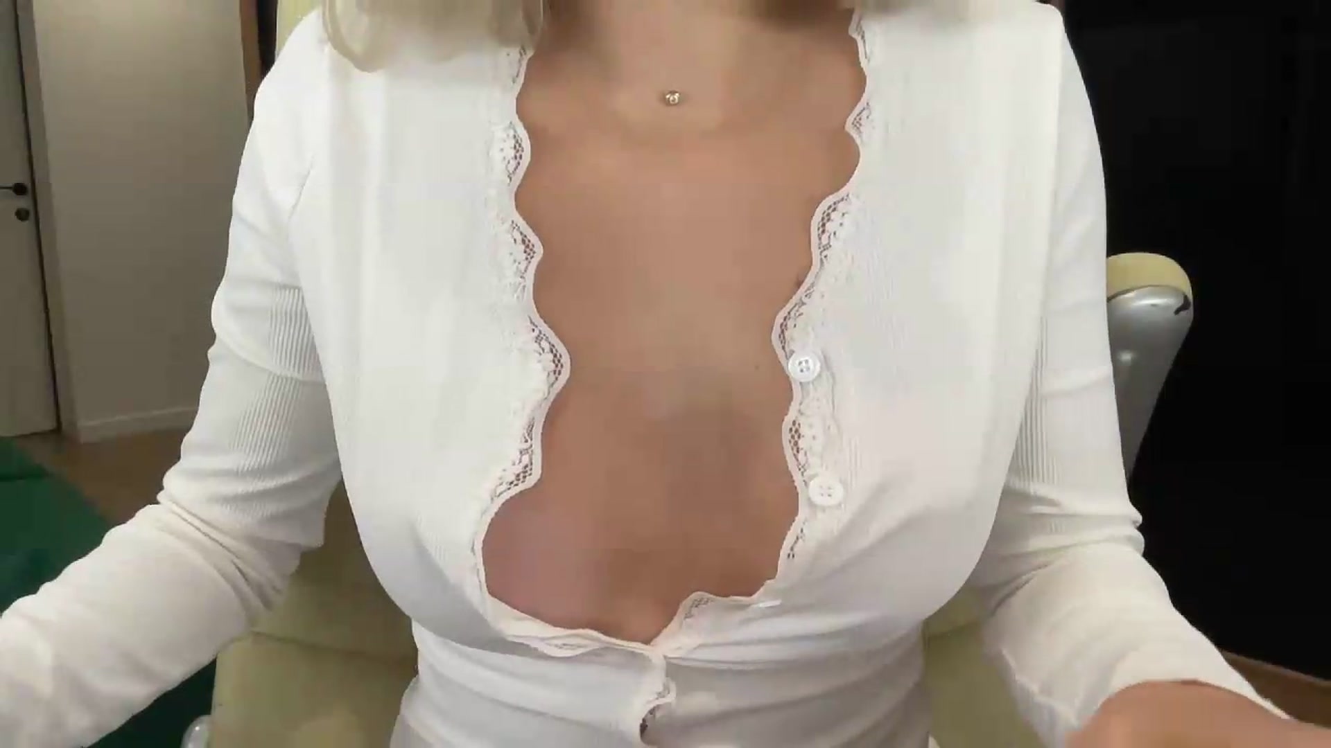 Gallery image thumbnail from Miss_Sylvia's myfreecams stream on, 09/12/2026, 20:02 image 19 of 20