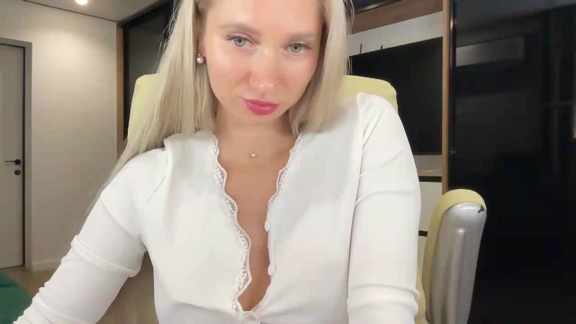 Gallery image thumbnail from Miss_Sylvia's myfreecams stream on, 09/12/2026, 21:37 image 12 of 20