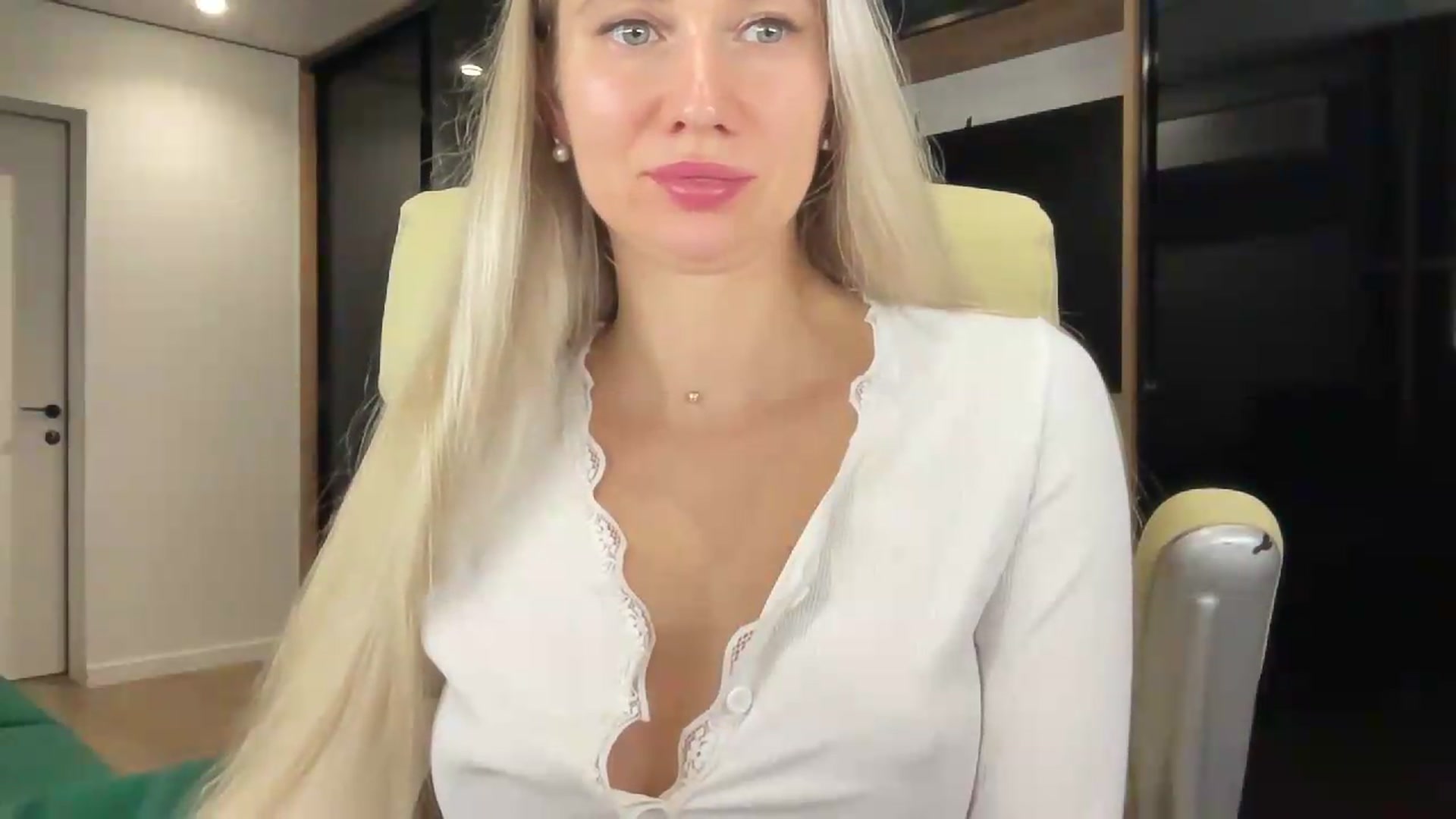 Gallery image thumbnail from Miss_Sylvia's myfreecams stream on, 09/12/2026, 23:24 image 5 of 20